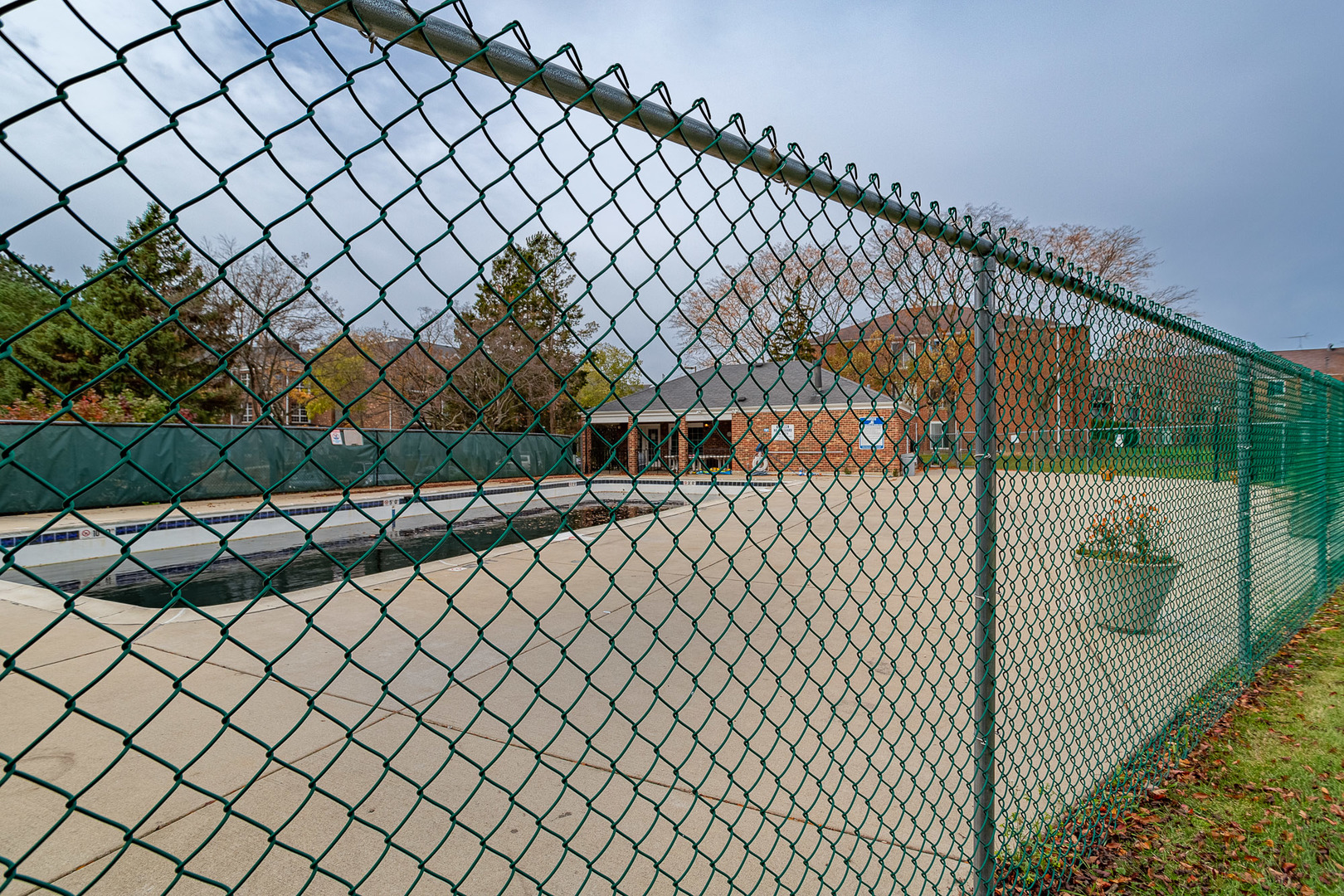 520 BIESTERFIELD Road #E220, Elk Grove Village, IL 60007