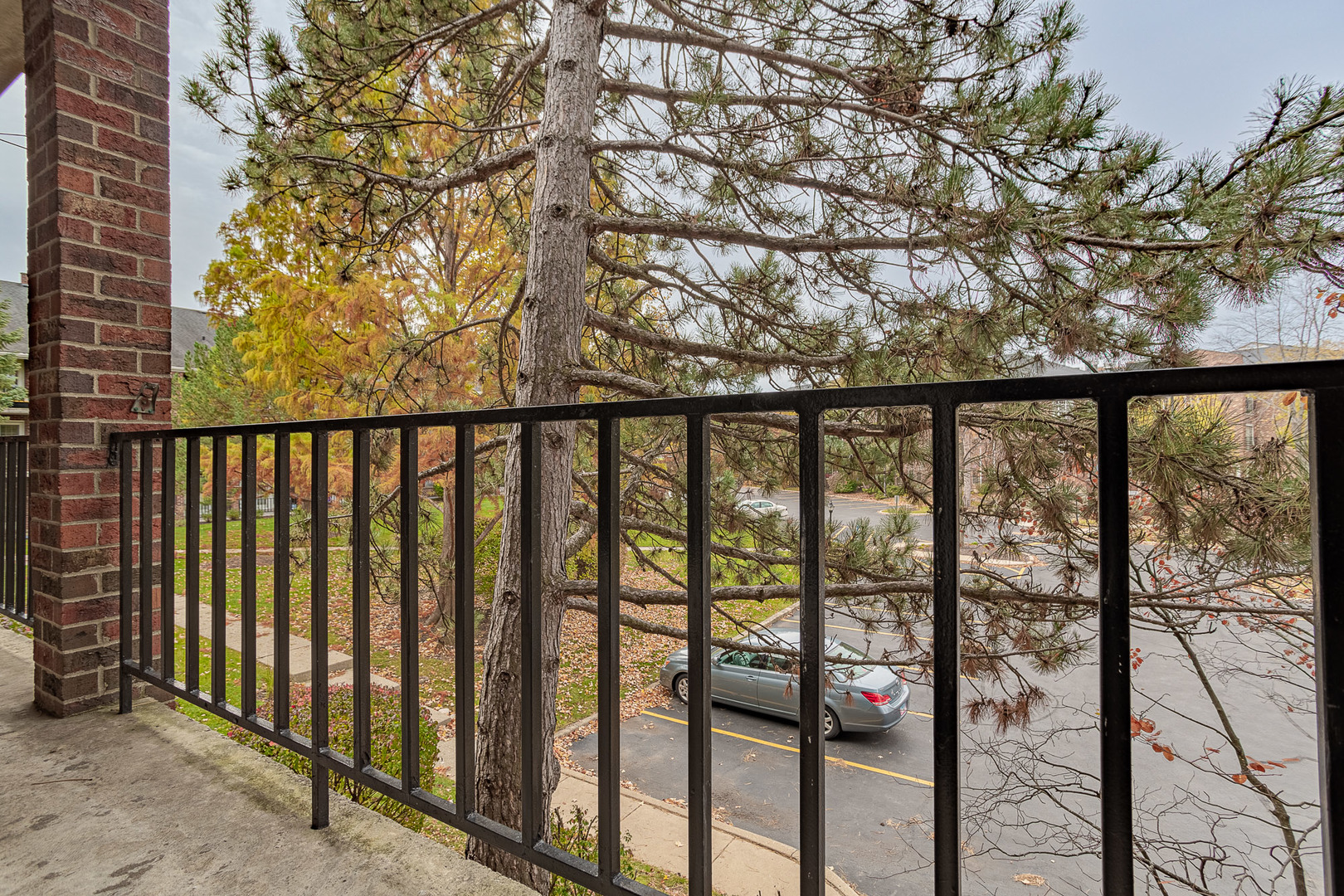 520 BIESTERFIELD Road #E220, Elk Grove Village, IL 60007