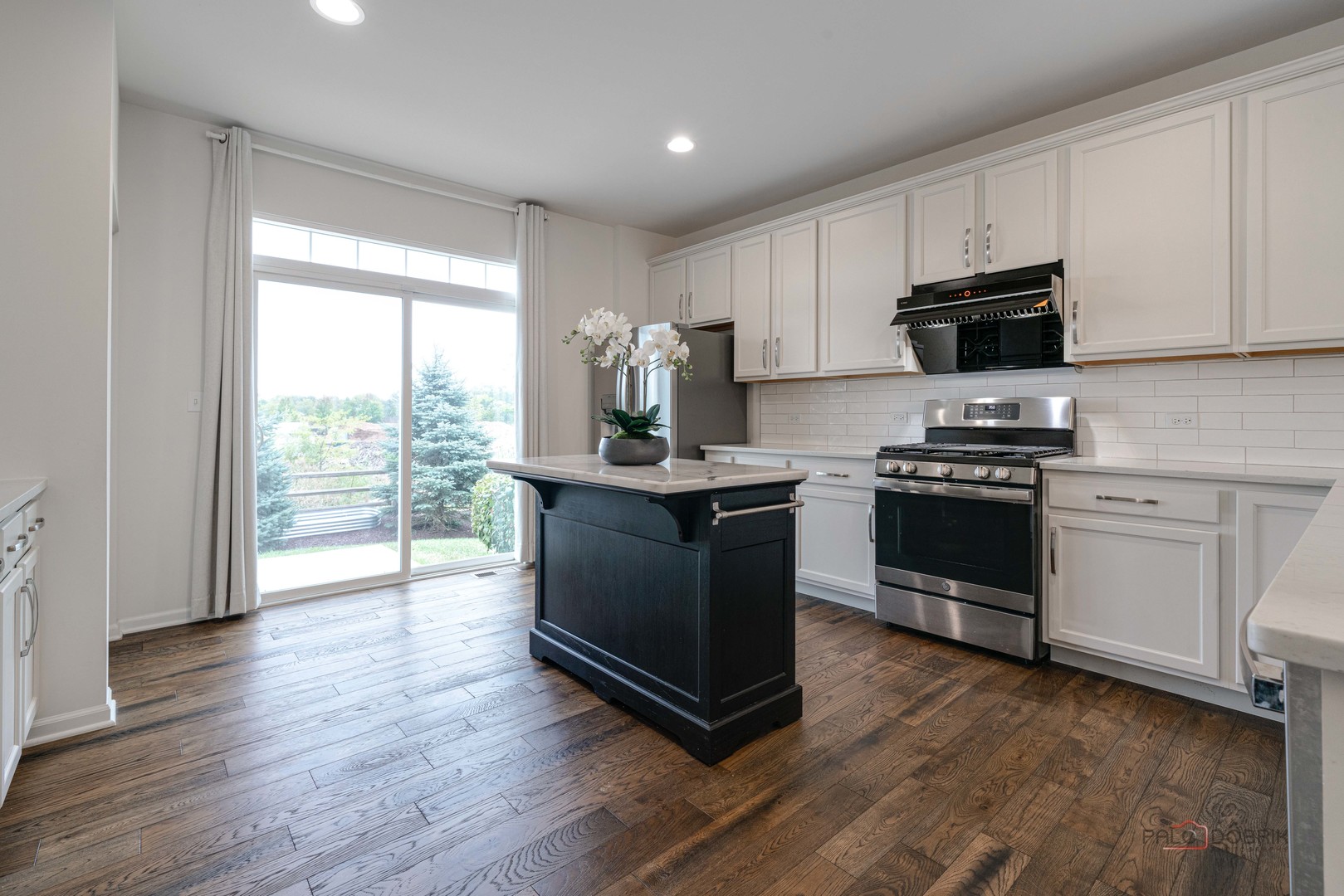 23113 N Pinehurst Drive, Kildeer, IL 60047
