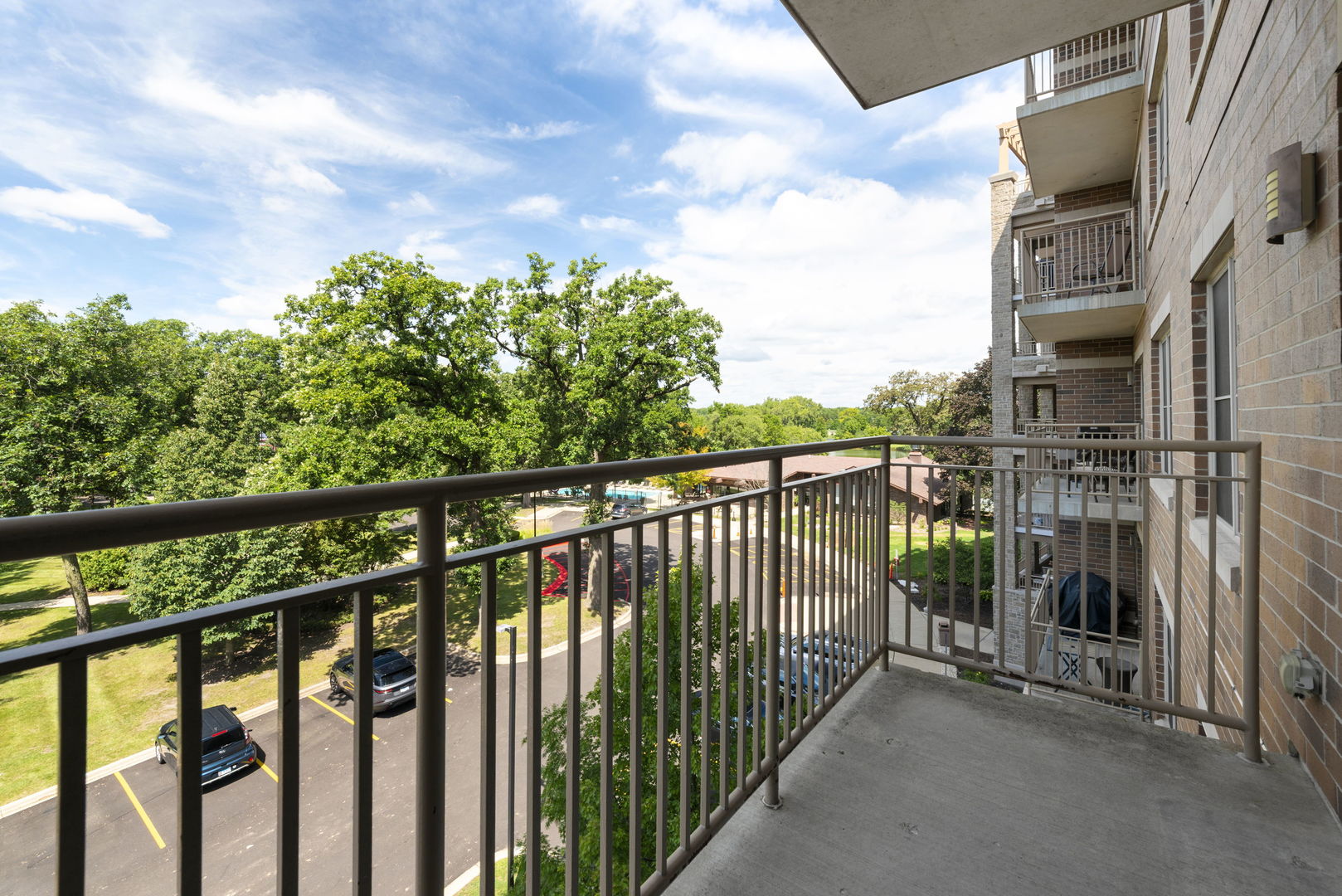 125 Lakeview Drive #406, Bloomingdale, IL 60108