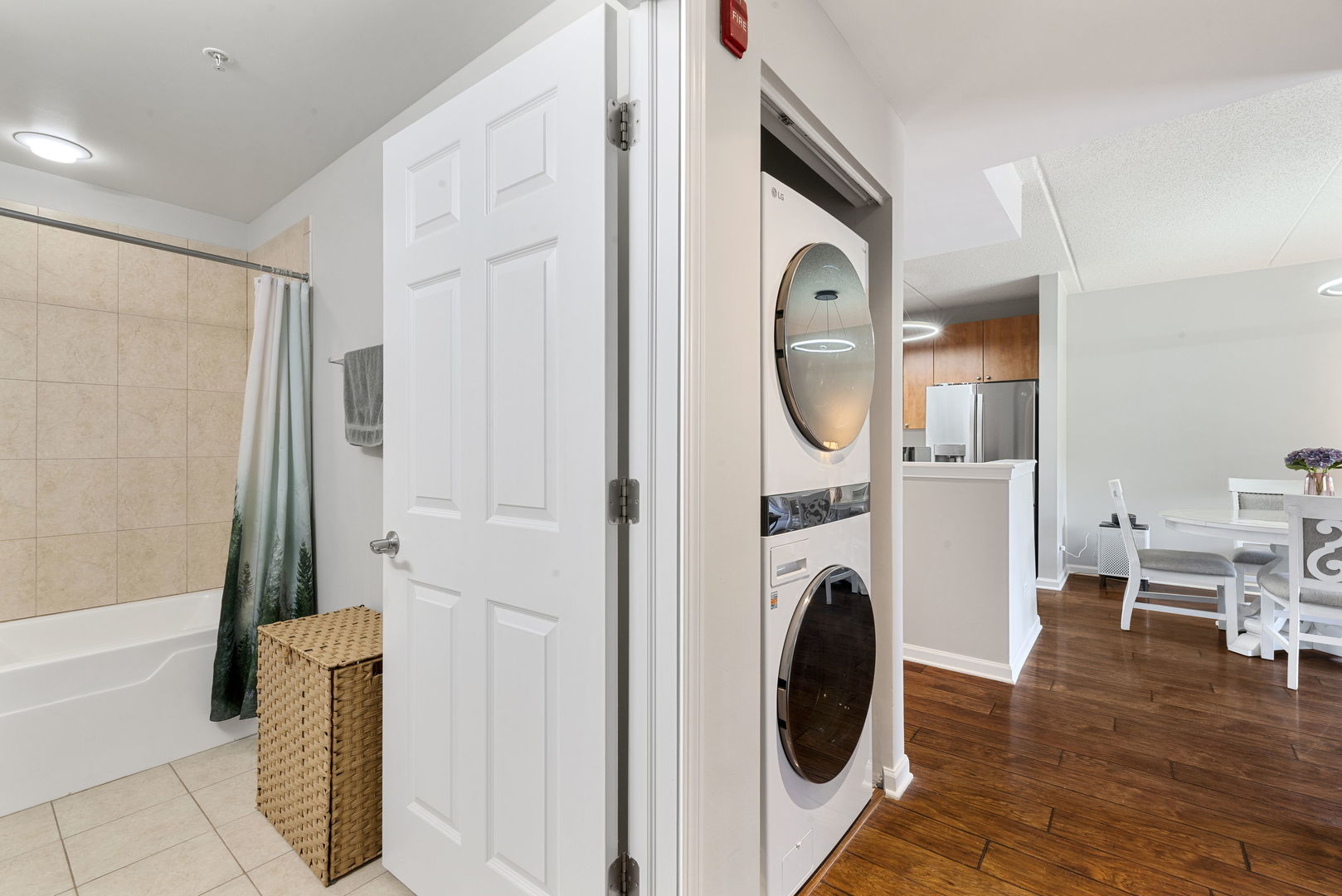 125 Lakeview Drive #406, Bloomingdale, IL 60108