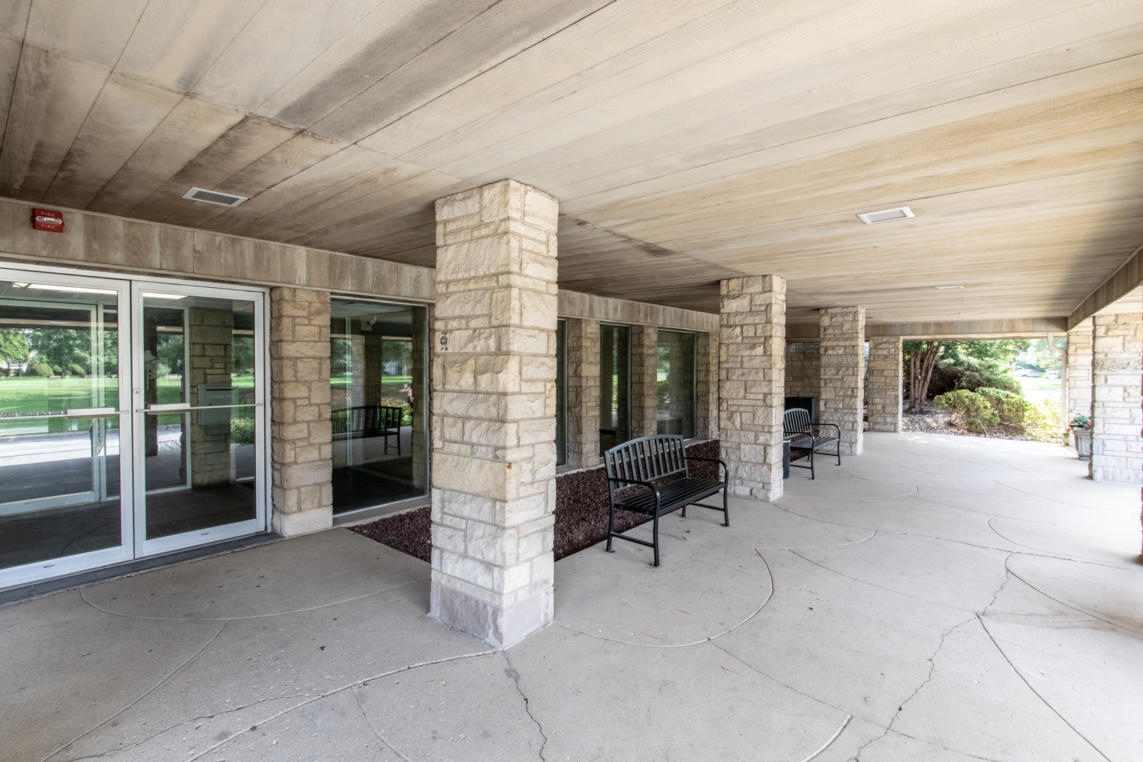 2500 Archbury Lane #2D, Park Ridge, IL 60068