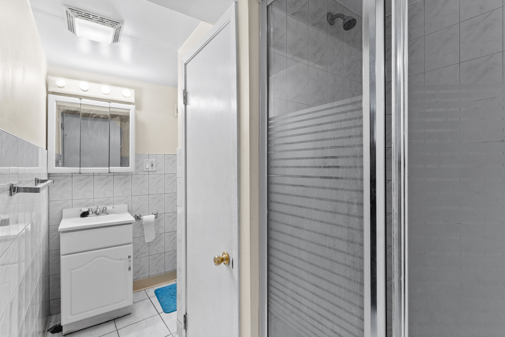1723 W Thome Avenue, Chicago, IL 60660