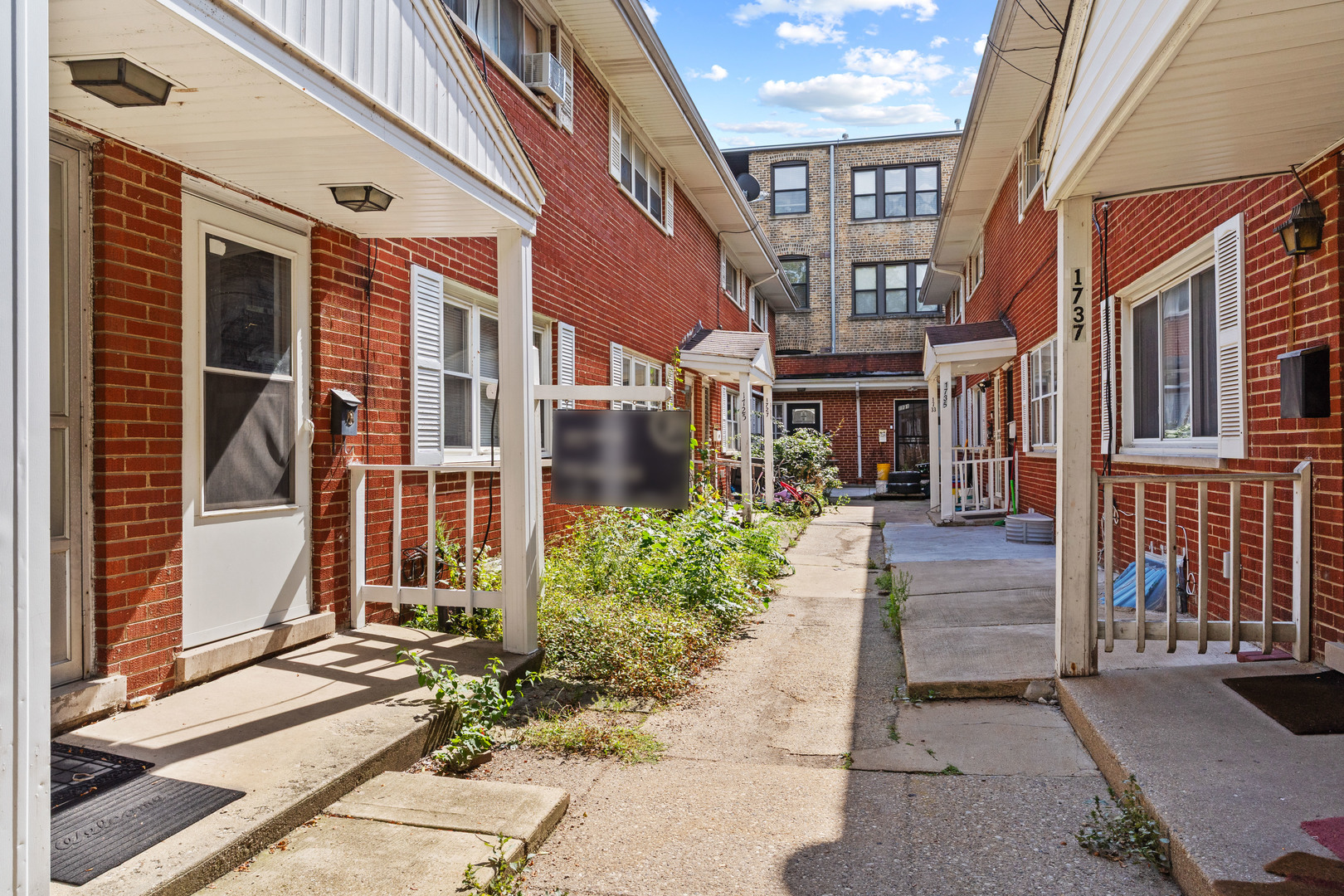 1723 W Thome Avenue, Chicago, IL 60660