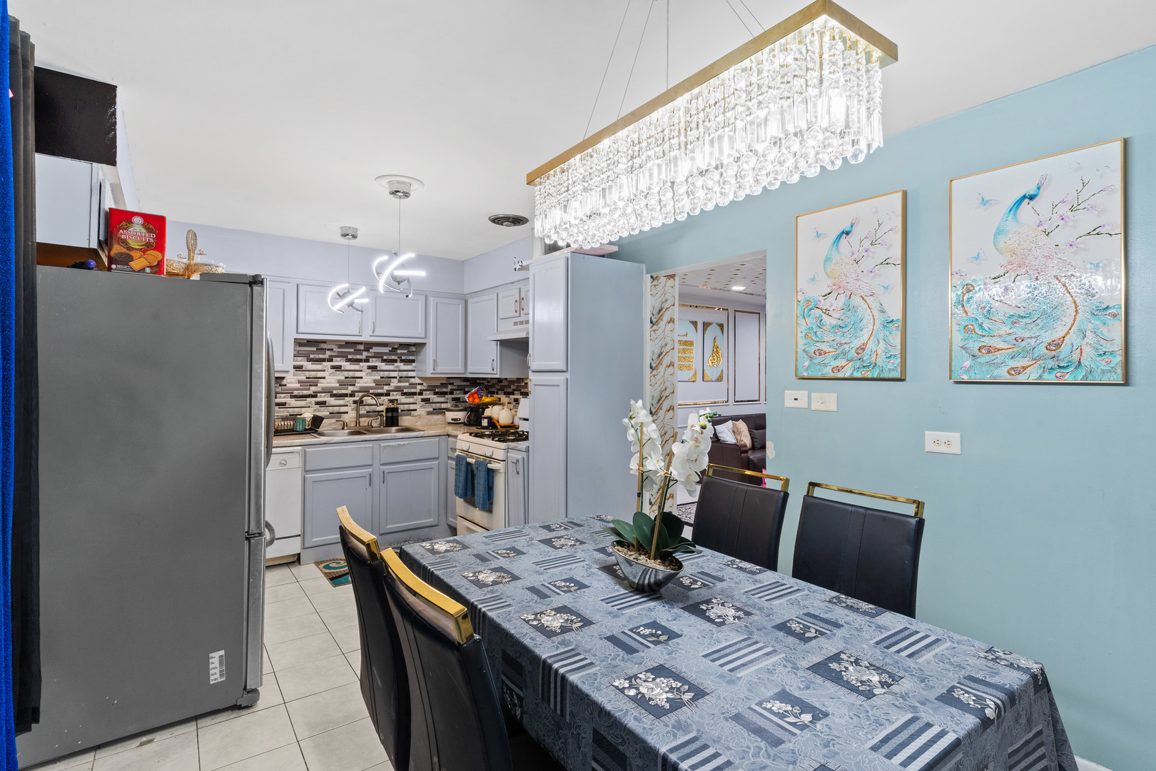 1723 W Thome Avenue, Chicago, IL 60660