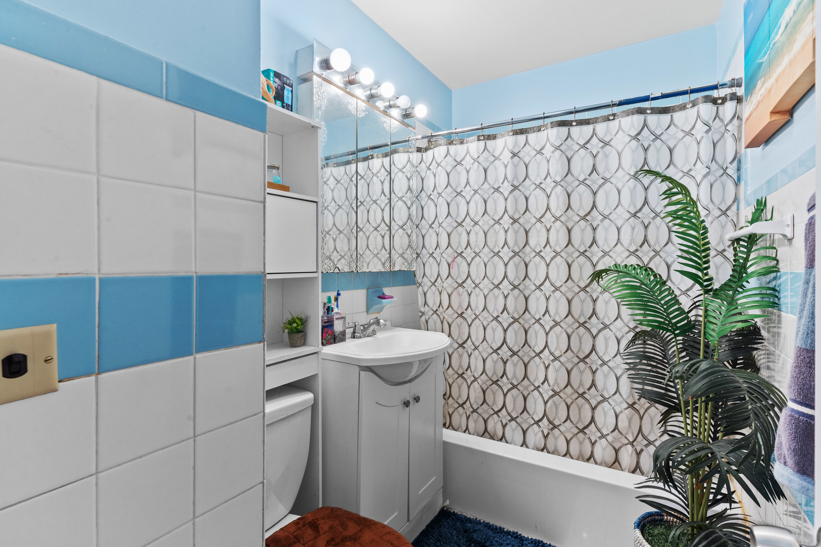 1723 W Thome Avenue, Chicago, IL 60660