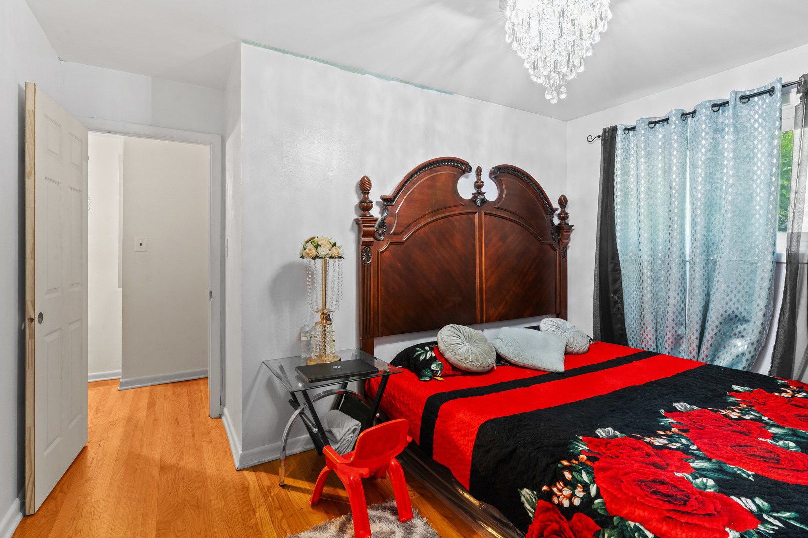 1723 W Thome Avenue, Chicago, IL 60660