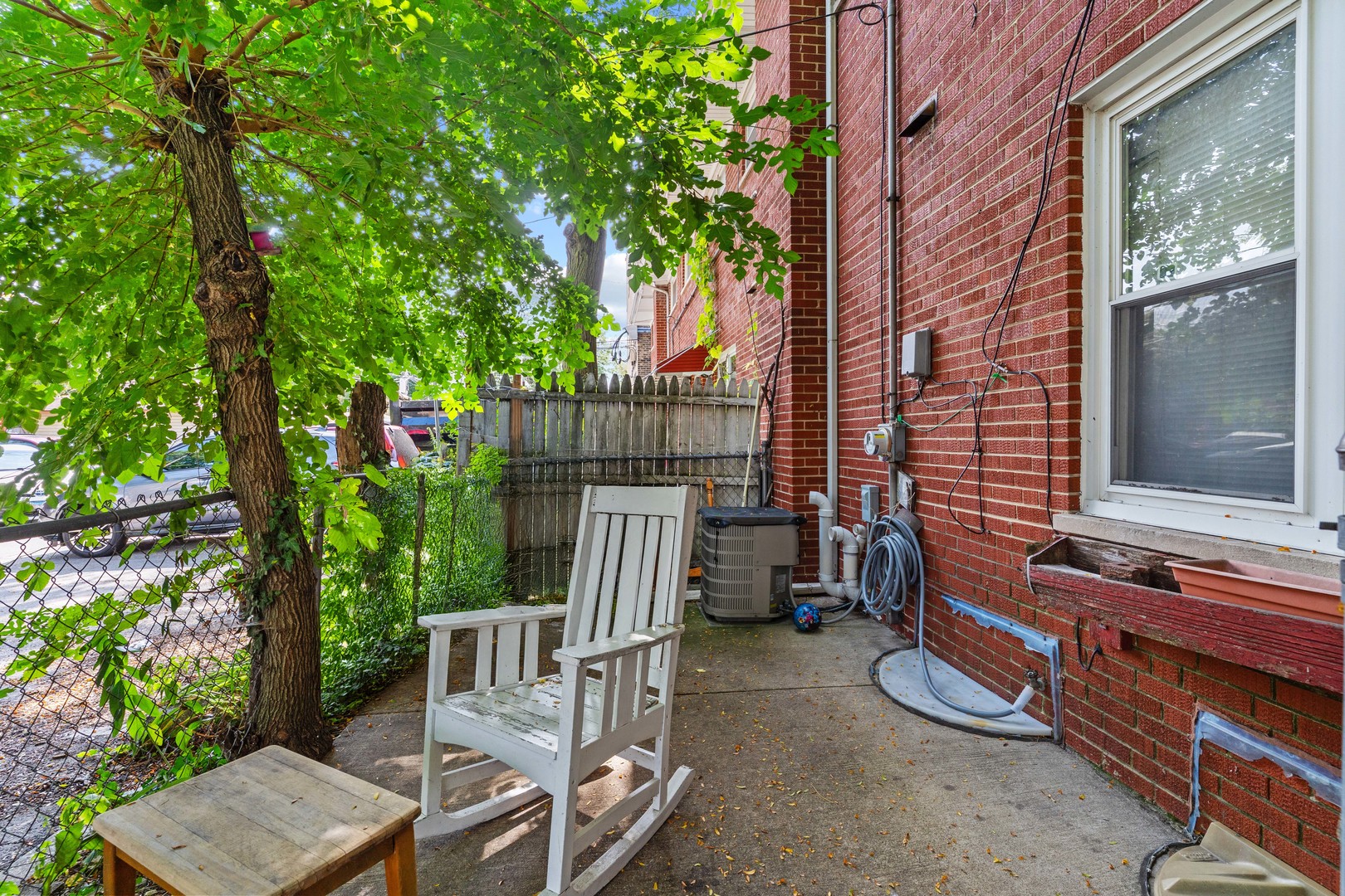 1723 W Thome Avenue, Chicago, IL 60660