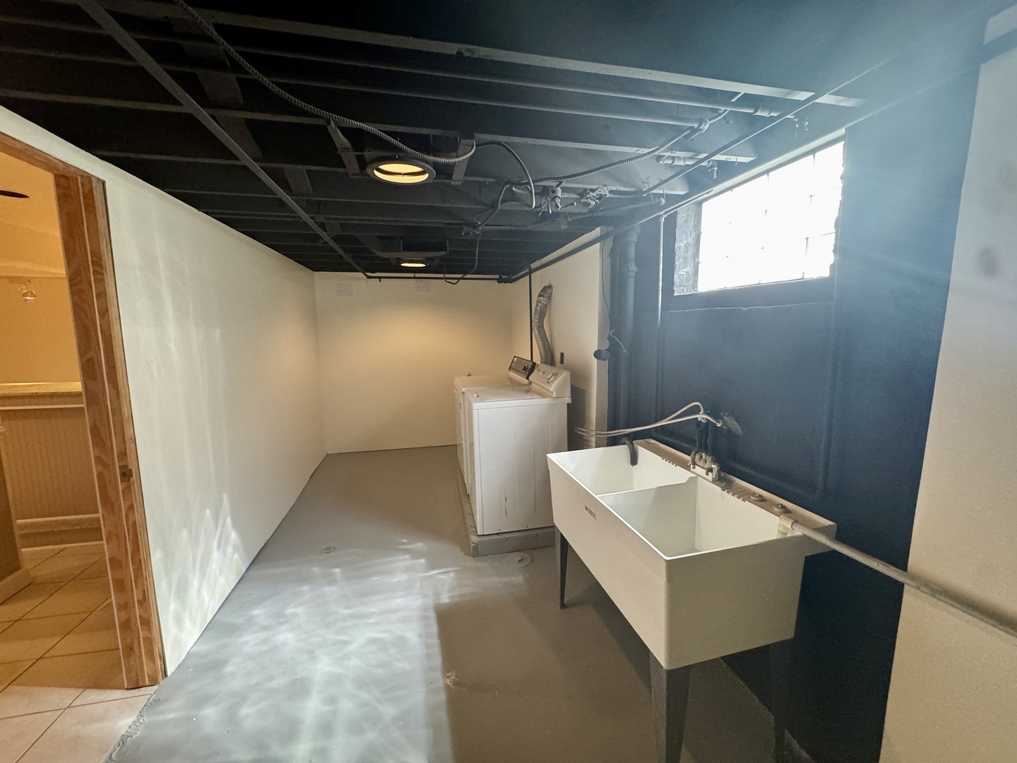 52 N 6th Avenue, Des Plaines, IL 60016