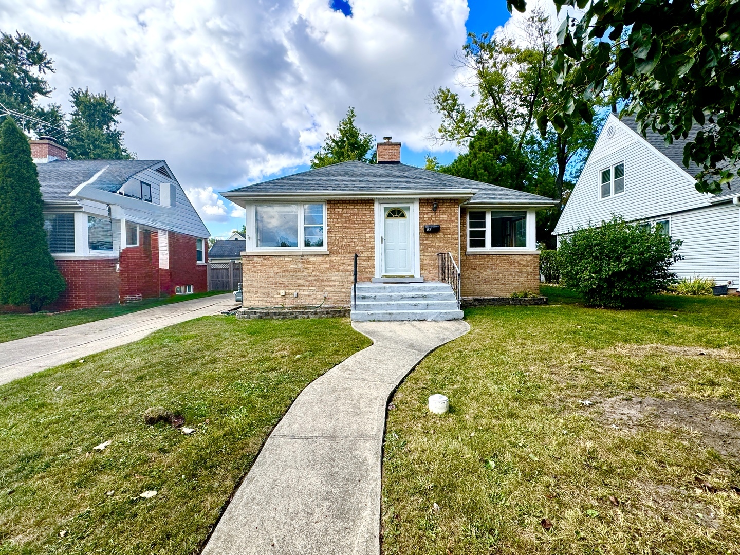 52 N 6th Avenue, Des Plaines, IL 60016