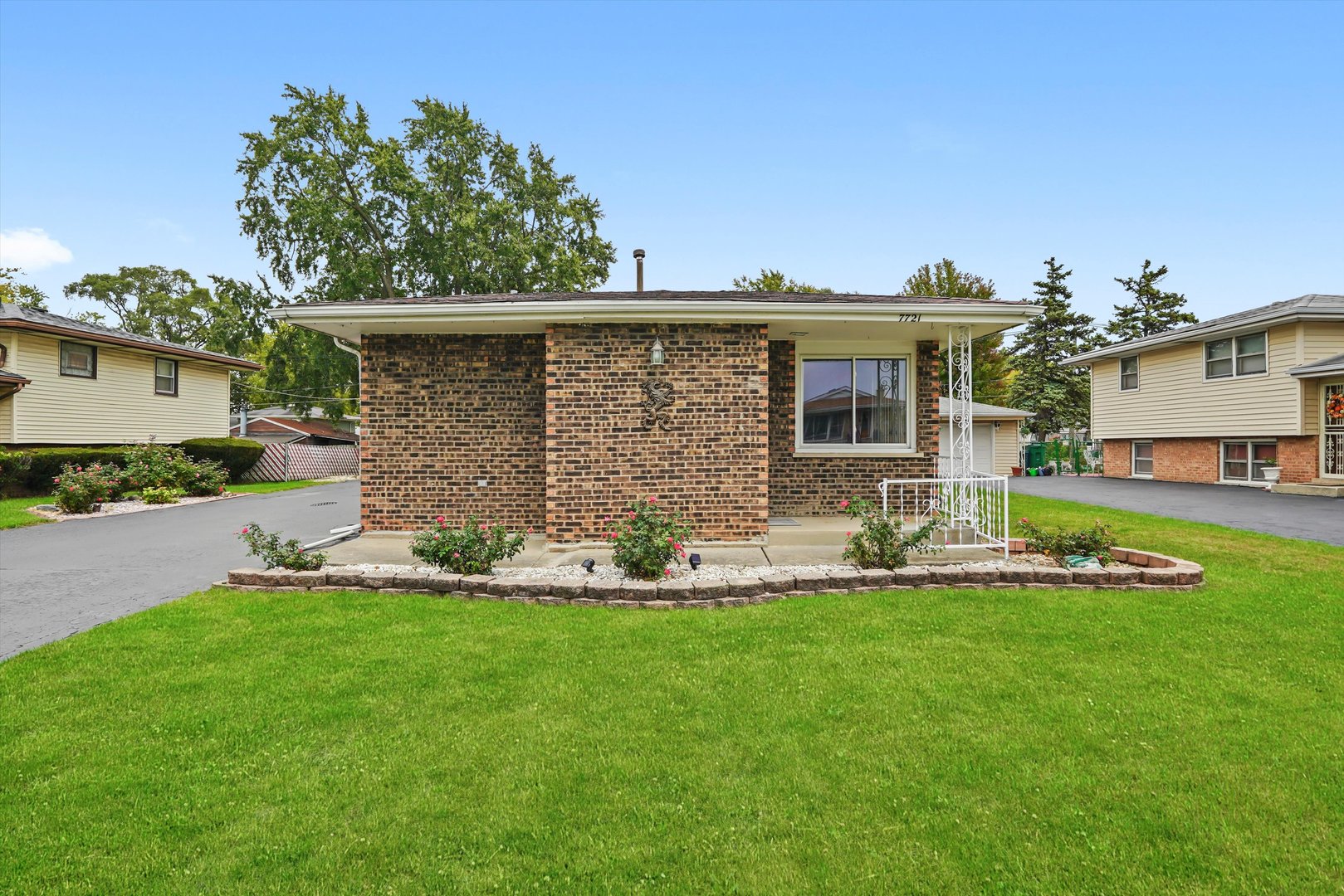 7721 Normandy Avenue, Burbank, IL 60459