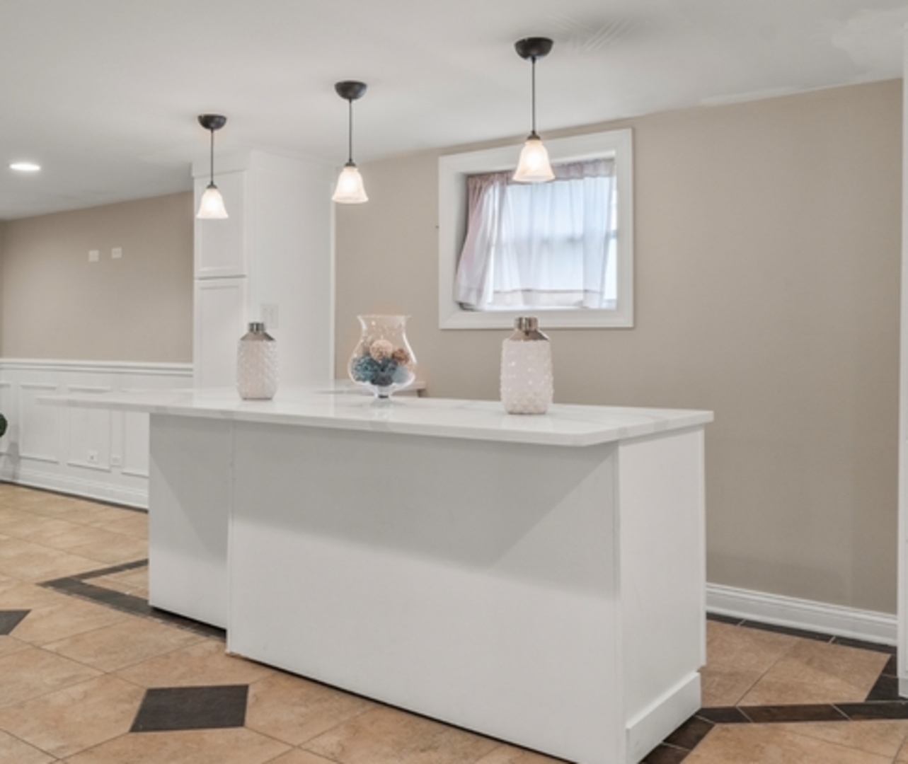 8436 Moody Avenue, Burbank, IL 60459