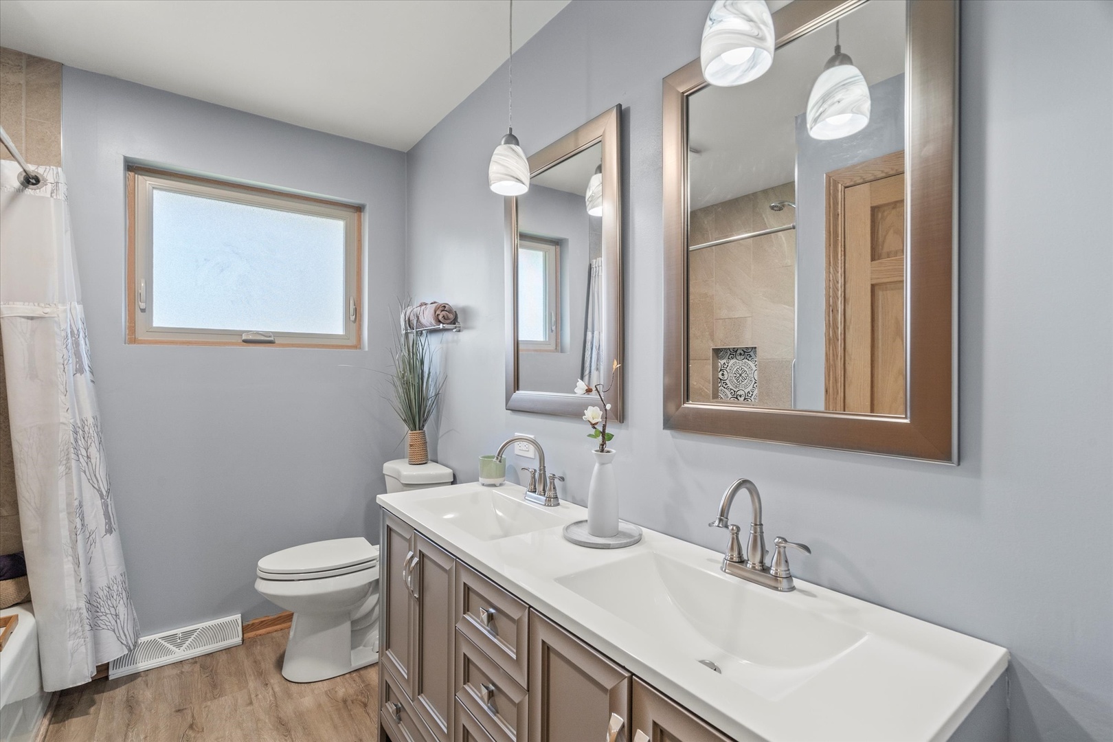 8436 Moody Avenue, Burbank, IL 60459