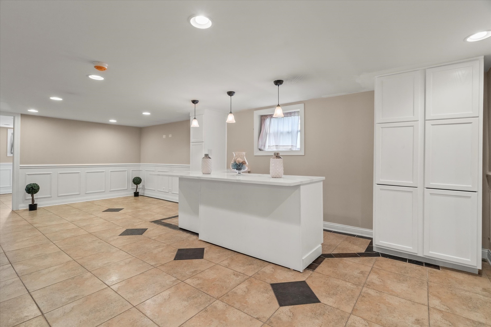 8436 Moody Avenue, Burbank, IL 60459