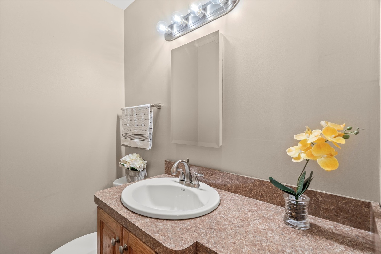 8436 Moody Avenue, Burbank, IL 60459