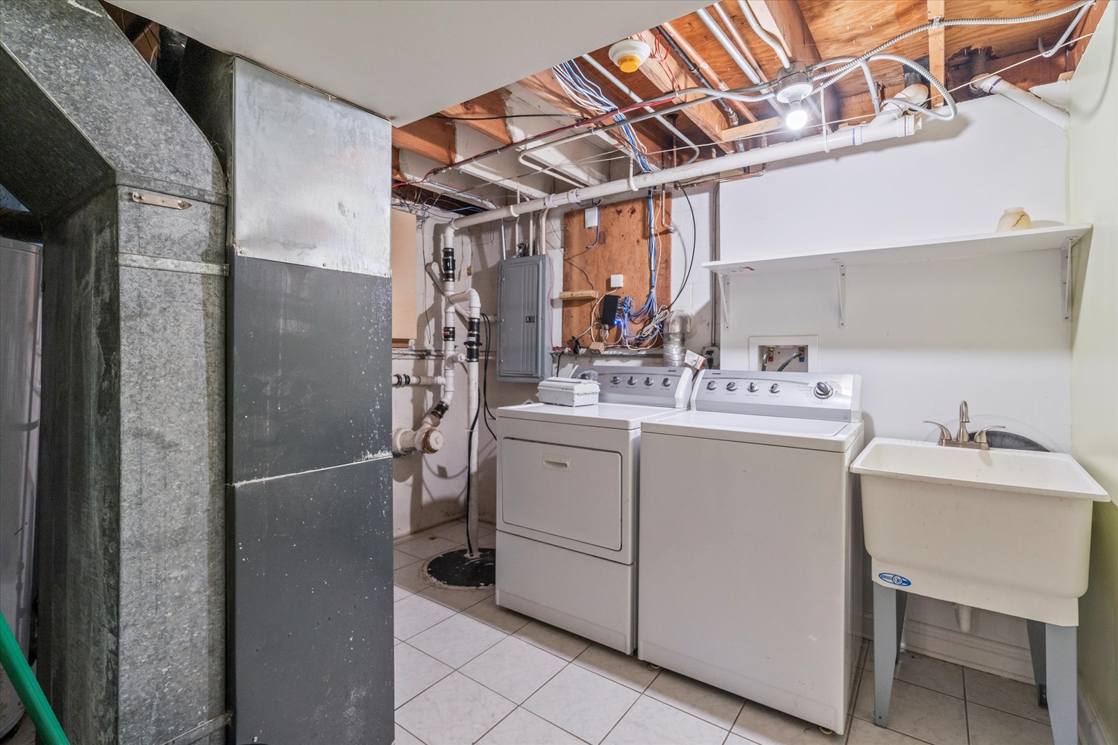 8436 Moody Avenue, Burbank, IL 60459