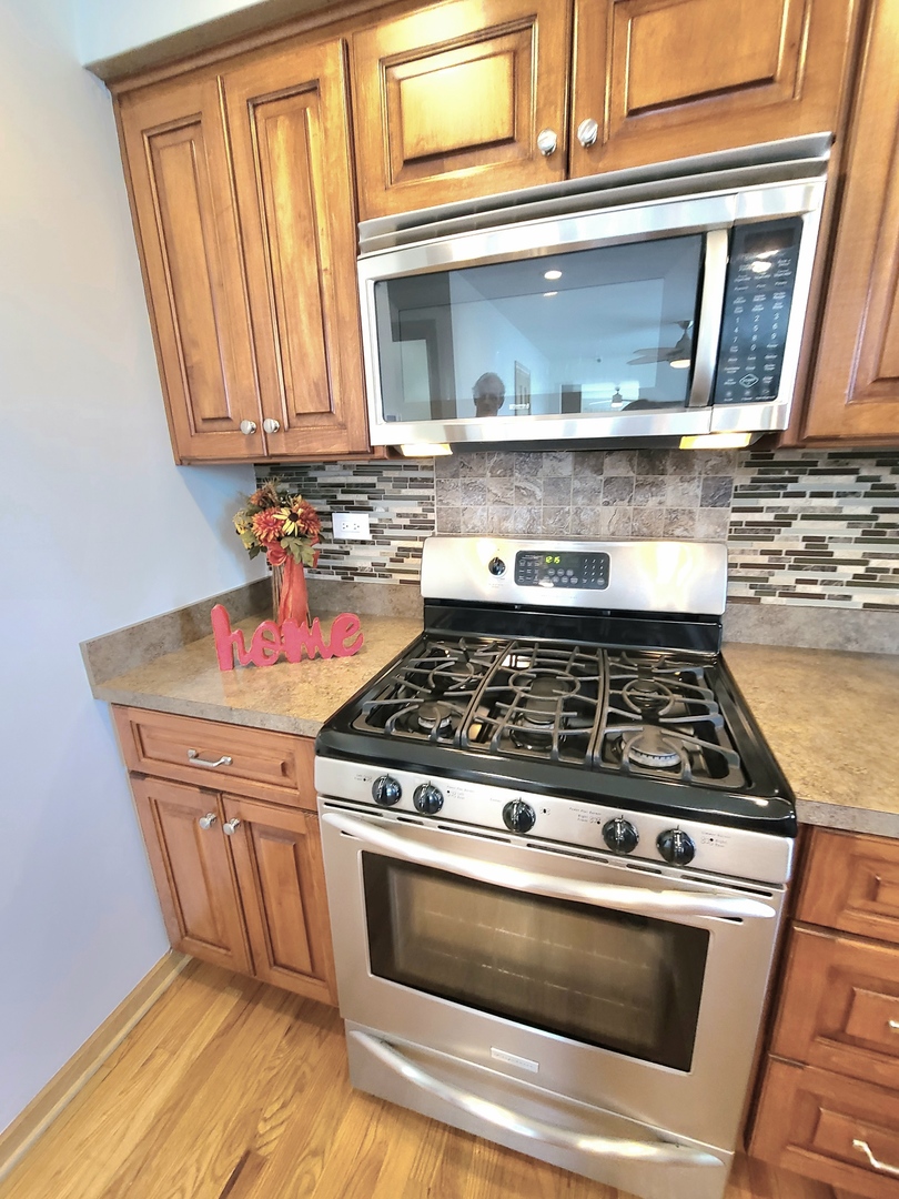 8436 Moody Avenue, Burbank, IL 60459