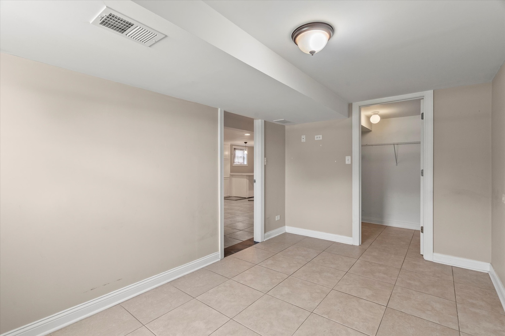 8436 Moody Avenue, Burbank, IL 60459