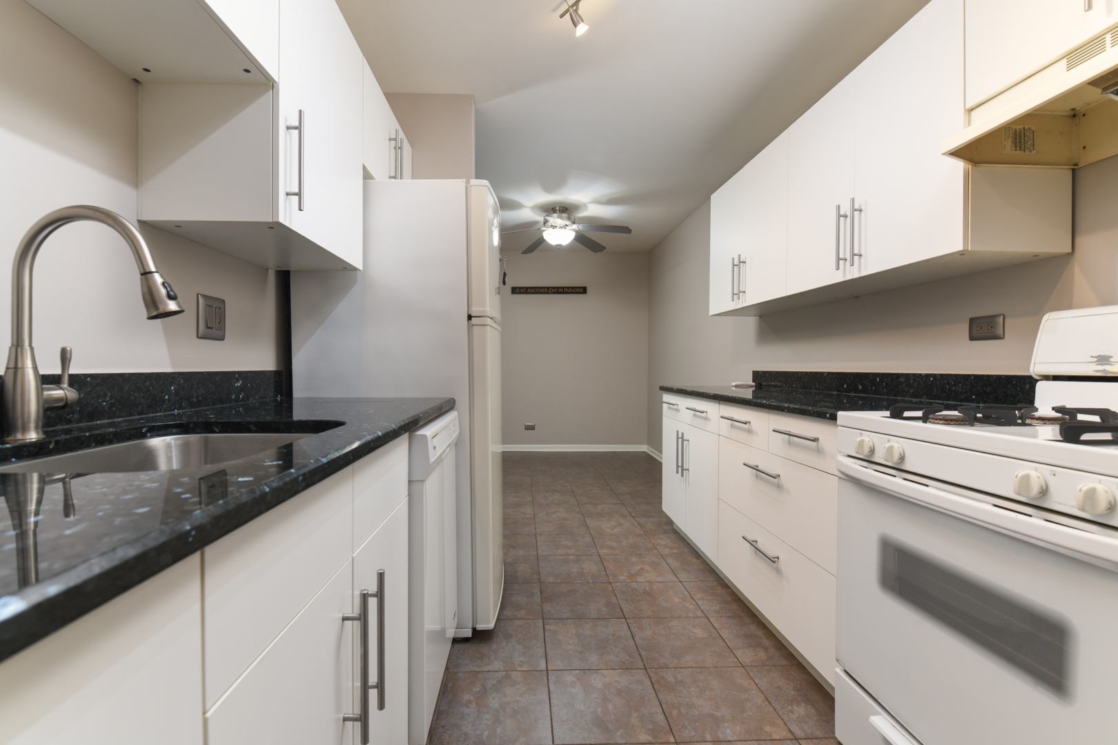 21W581 North Avenue #71, Lombard, IL 60148