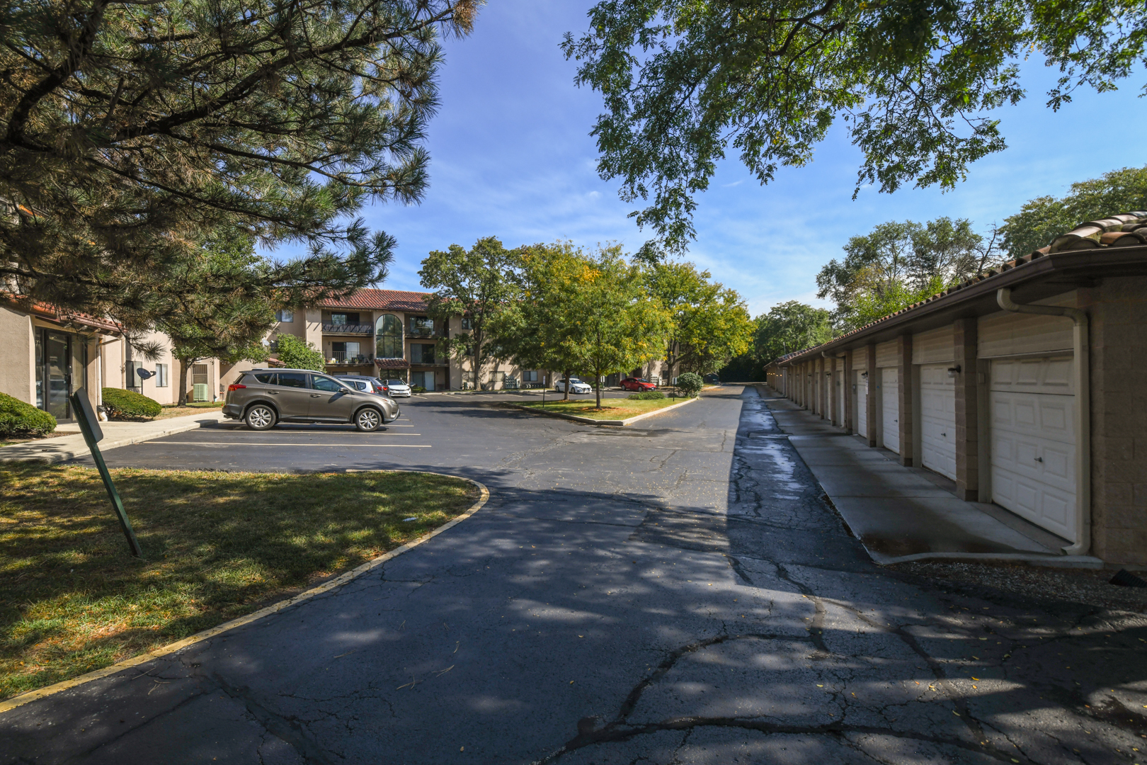 21W581 North Avenue #71, Lombard, IL 60148