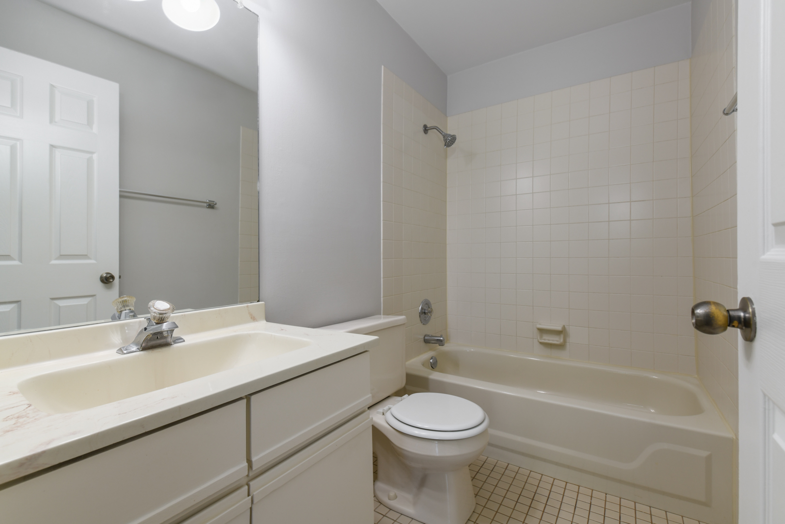 21W581 North Avenue #71, Lombard, IL 60148