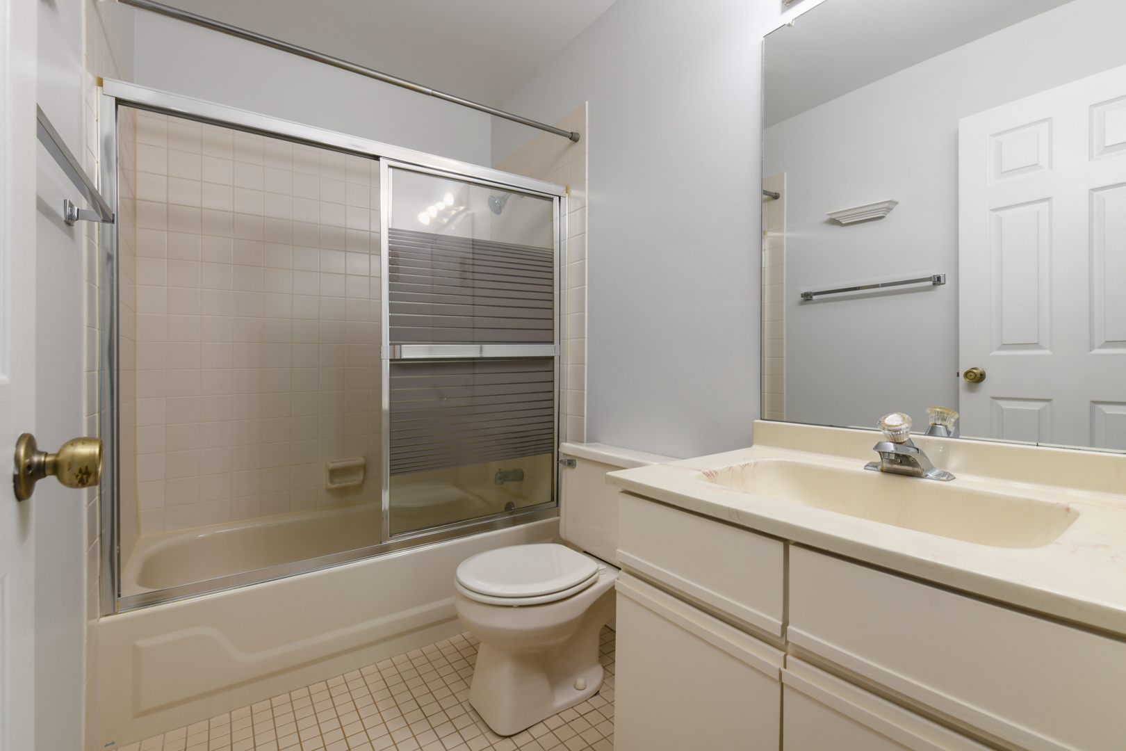 21W581 North Avenue #71, Lombard, IL 60148