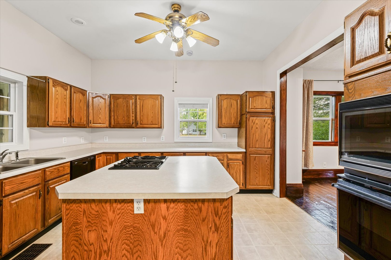 322 N Guthrie Street, Gibson City, IL 60936