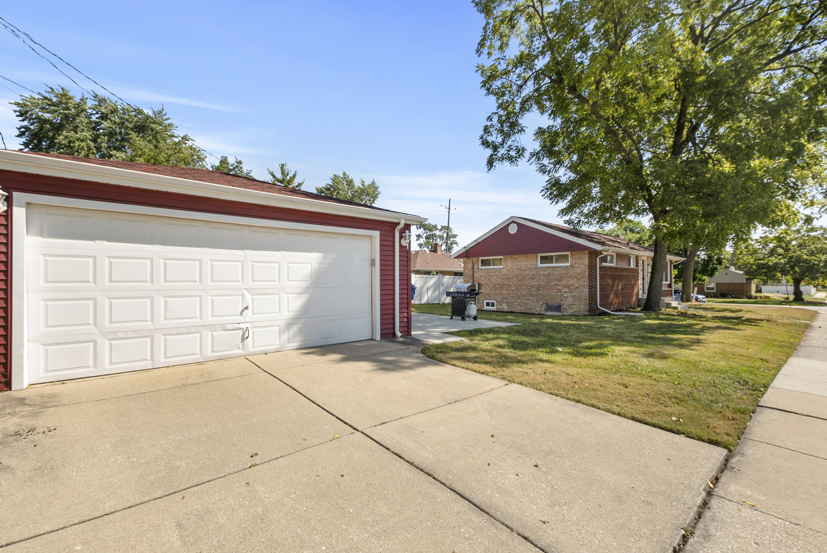5168 W 99th Street, Oak Lawn, IL 60453