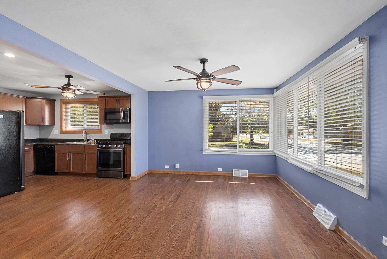 5168 W 99th Street, Oak Lawn, IL 60453