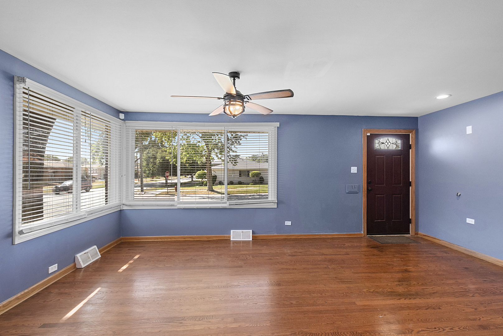 5168 W 99th Street, Oak Lawn, IL 60453