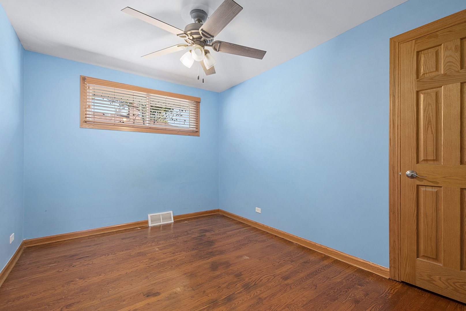 5168 W 99th Street, Oak Lawn, IL 60453