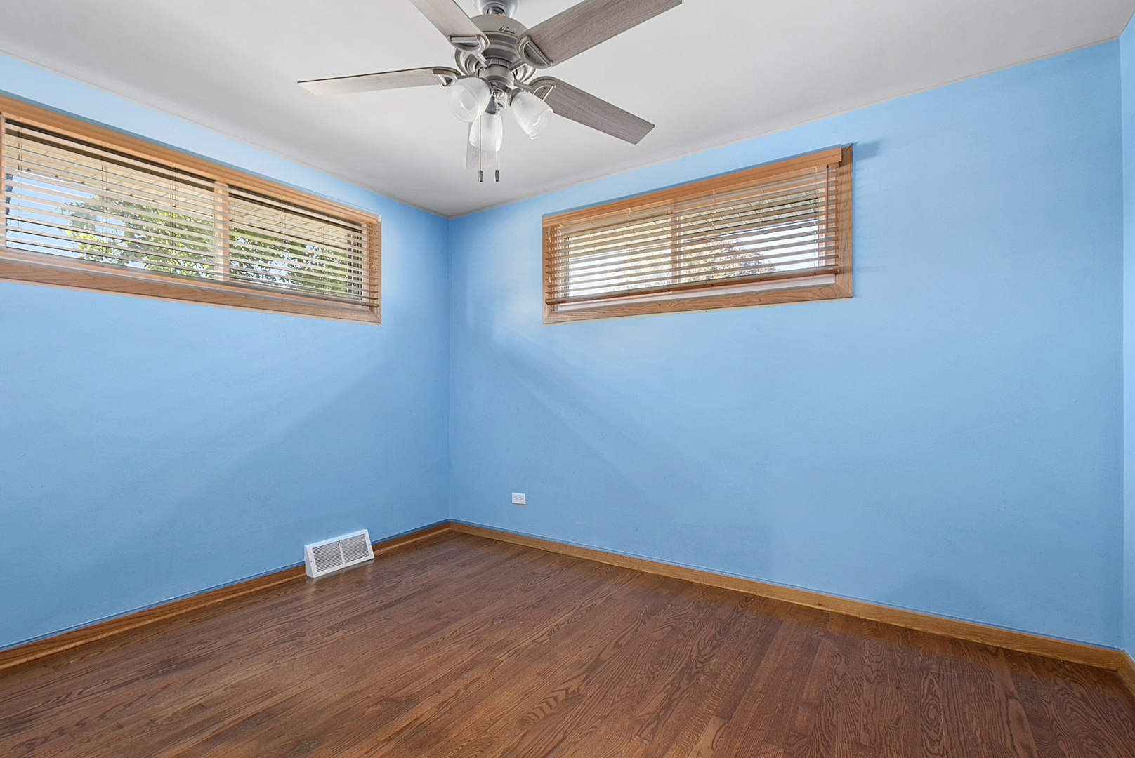 5168 W 99th Street, Oak Lawn, IL 60453