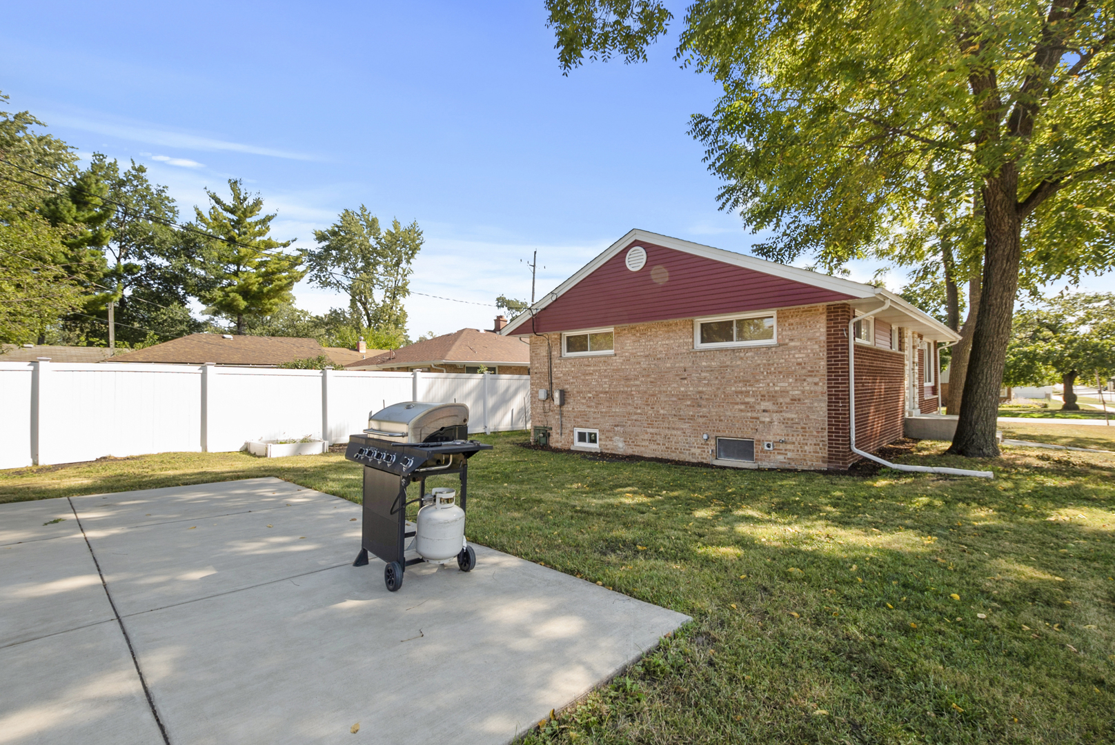 5168 W 99th Street, Oak Lawn, IL 60453