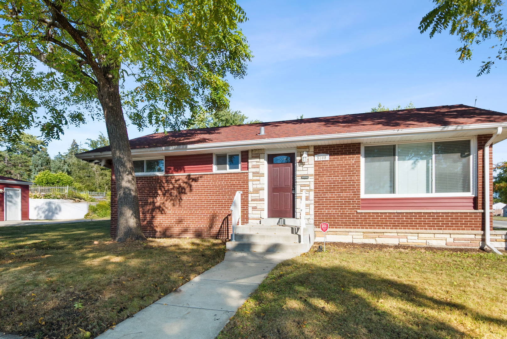 5168 W 99th Street, Oak Lawn, IL 60453