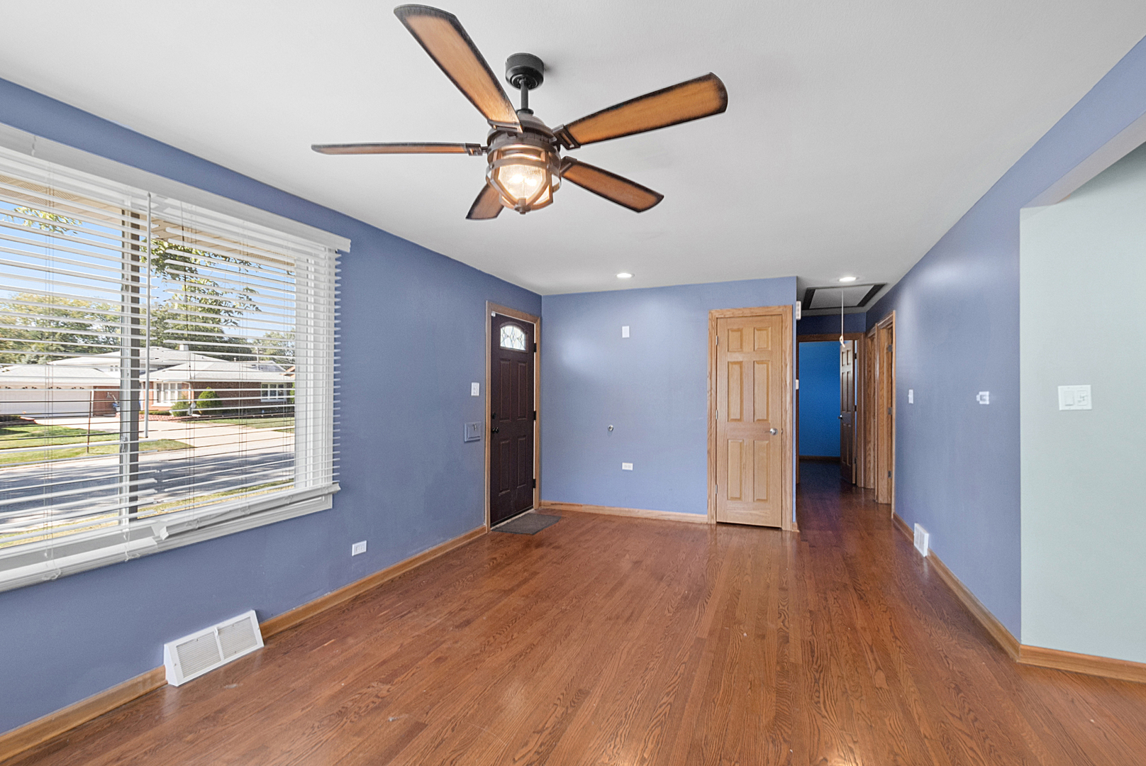 5168 W 99th Street, Oak Lawn, IL 60453