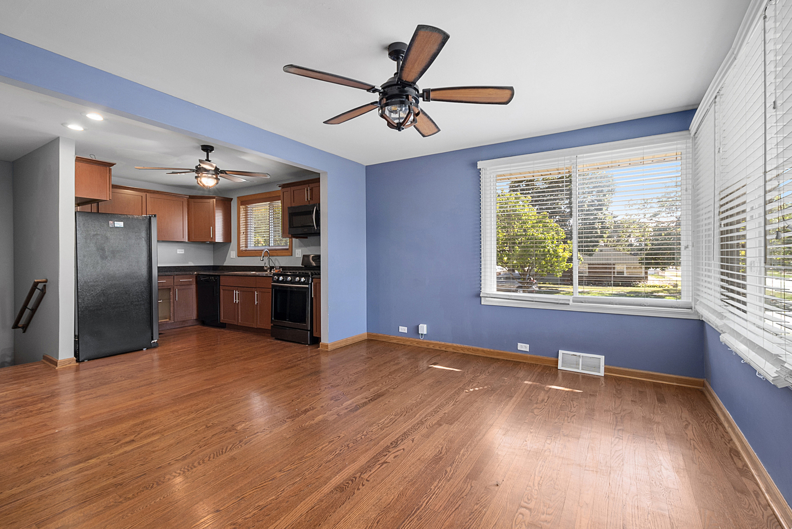 5168 W 99th Street, Oak Lawn, IL 60453