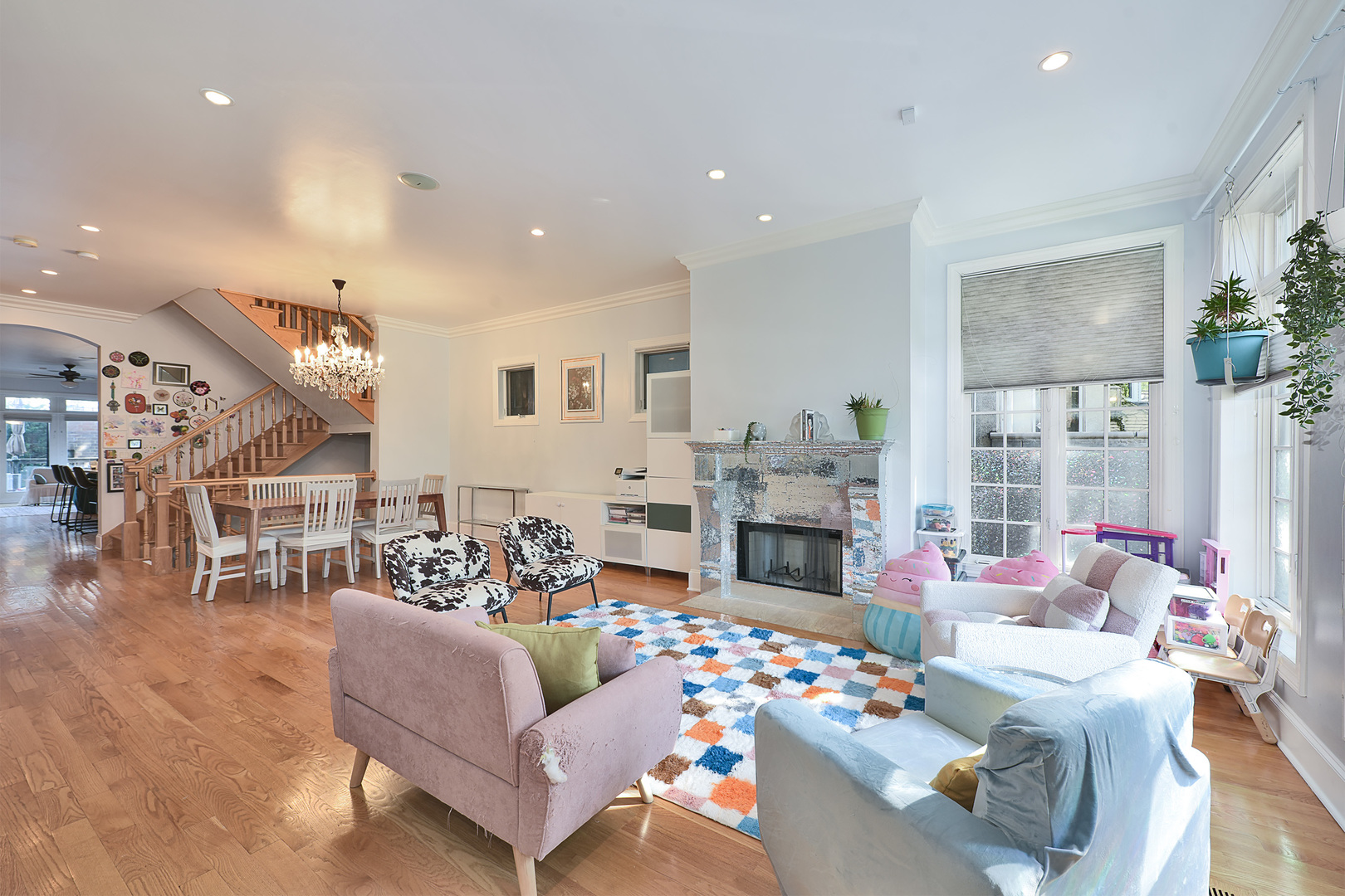 1424 W Barry Avenue, Chicago, IL 60657