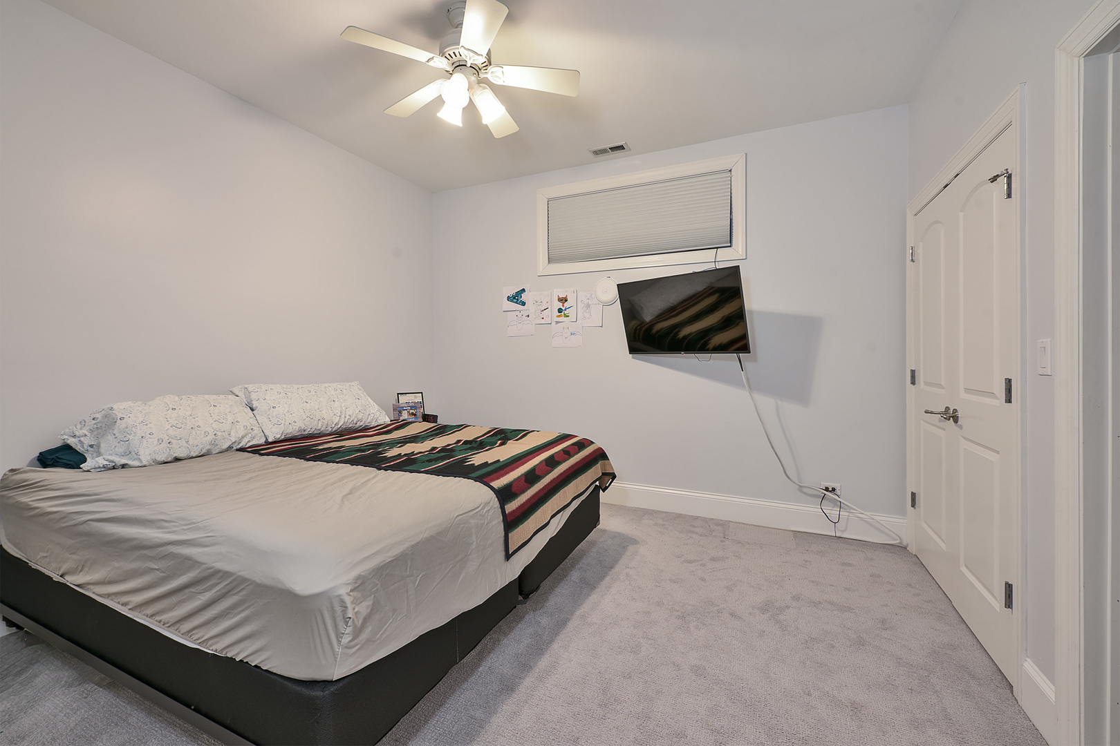 1424 W Barry Avenue, Chicago, IL 60657