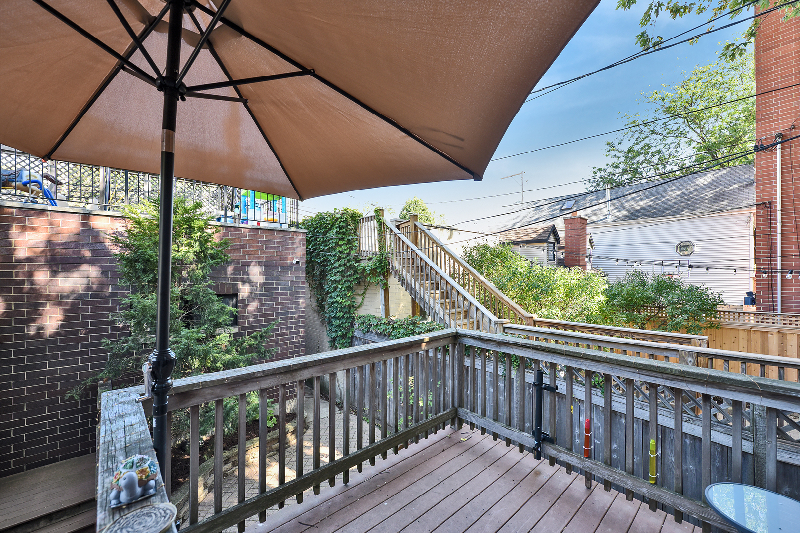 1424 W Barry Avenue, Chicago, IL 60657