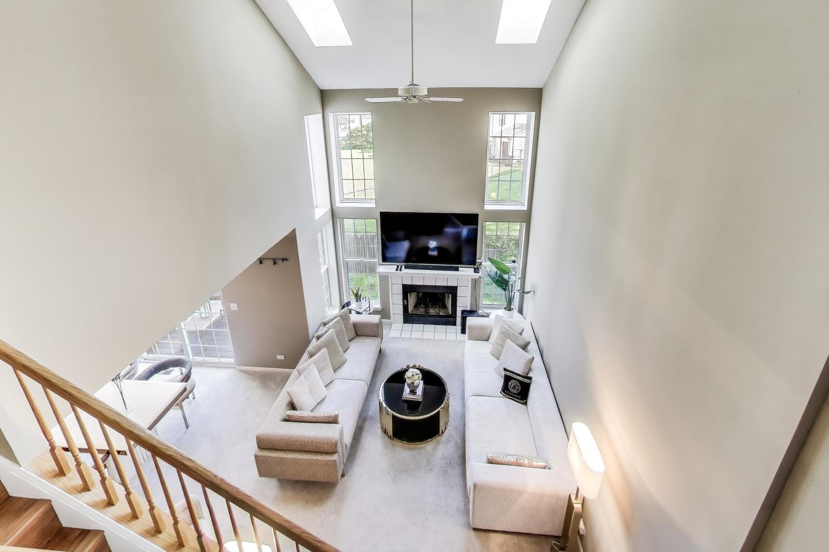 516 Citadel Circle, Westmont, IL 60559