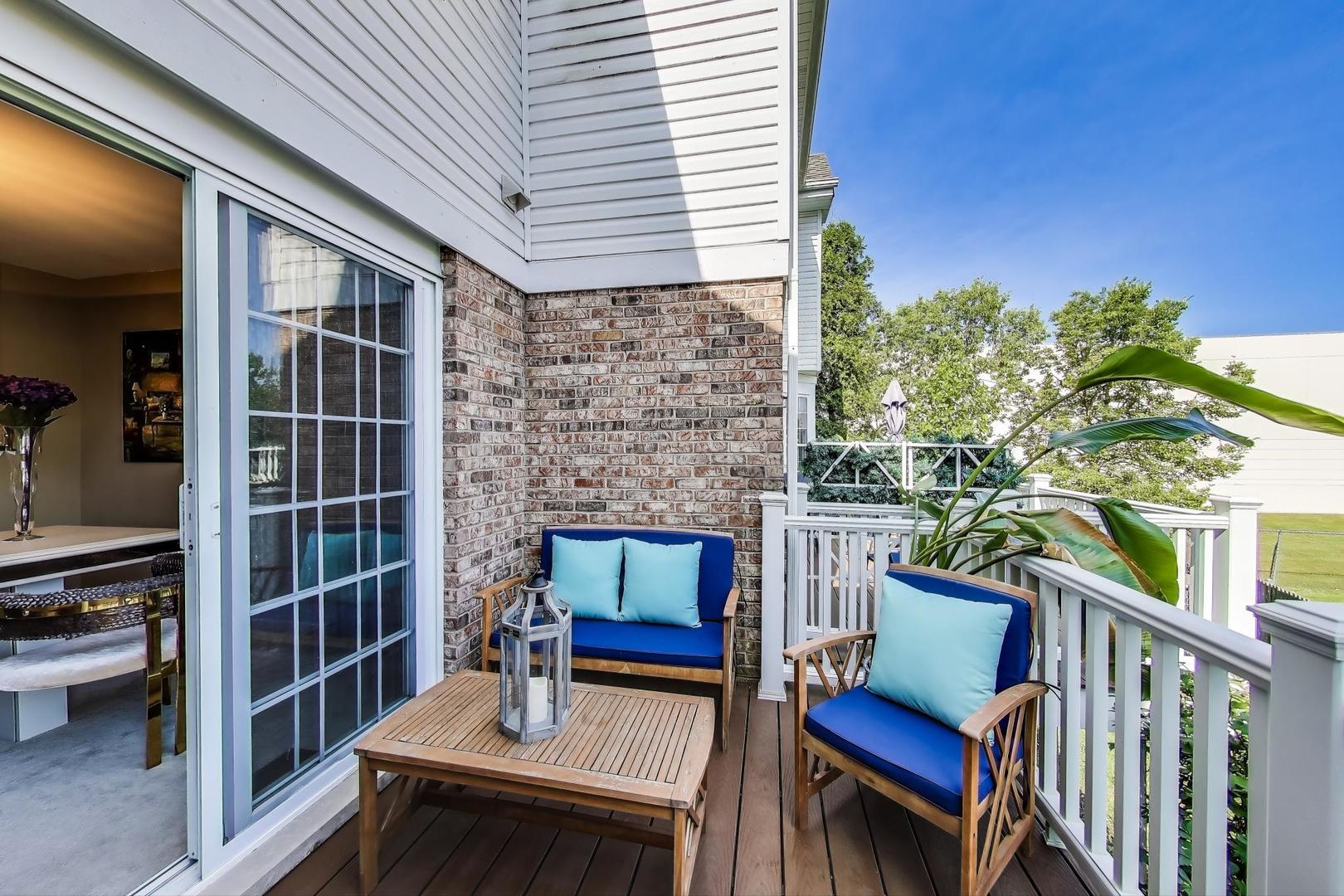 516 Citadel Circle, Westmont, IL 60559