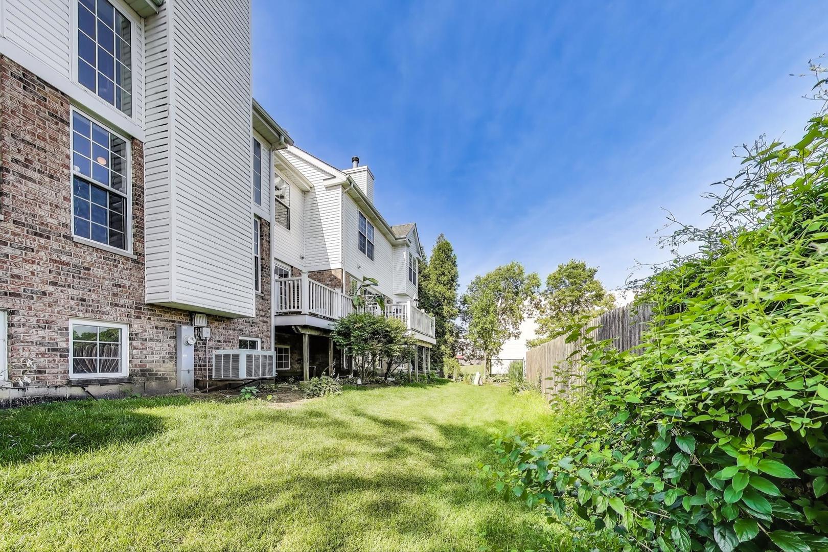 516 Citadel Circle, Westmont, IL 60559