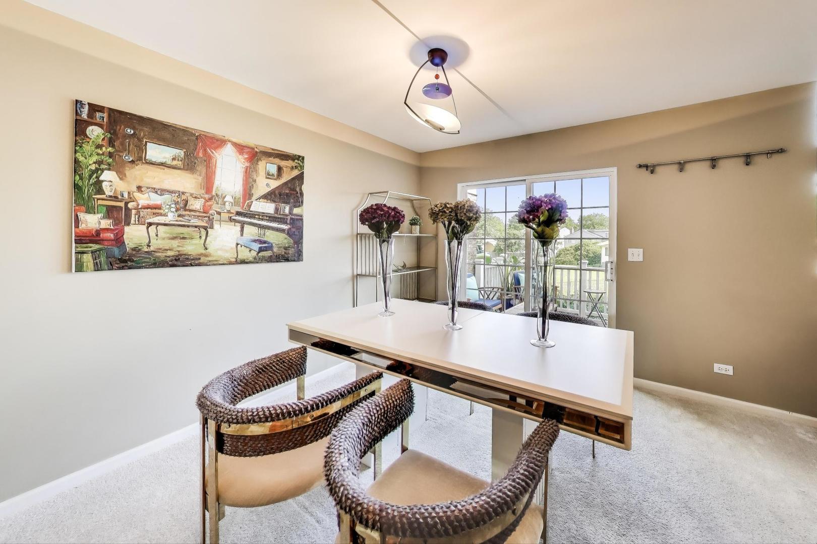 516 Citadel Circle, Westmont, IL 60559