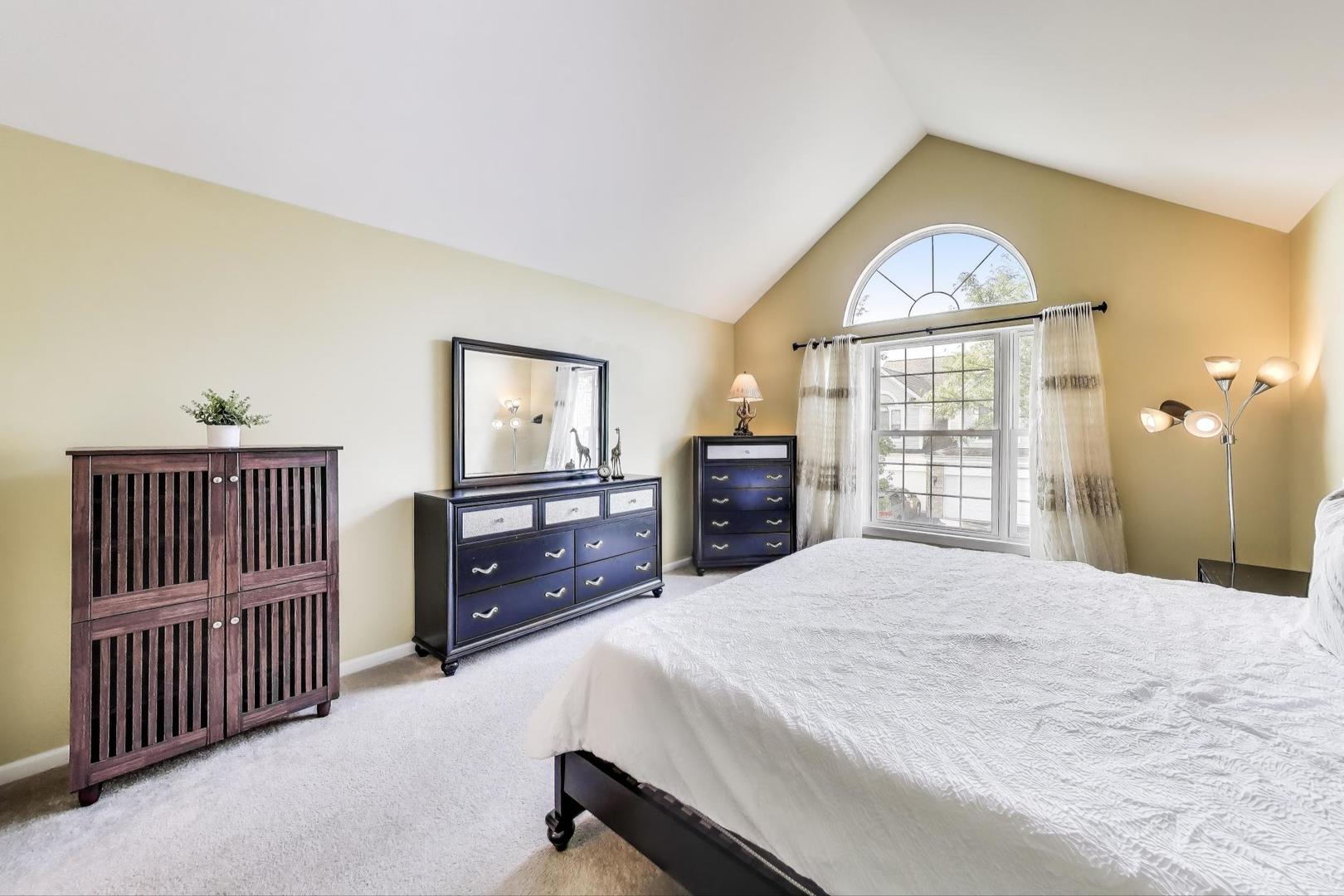 516 Citadel Circle, Westmont, IL 60559