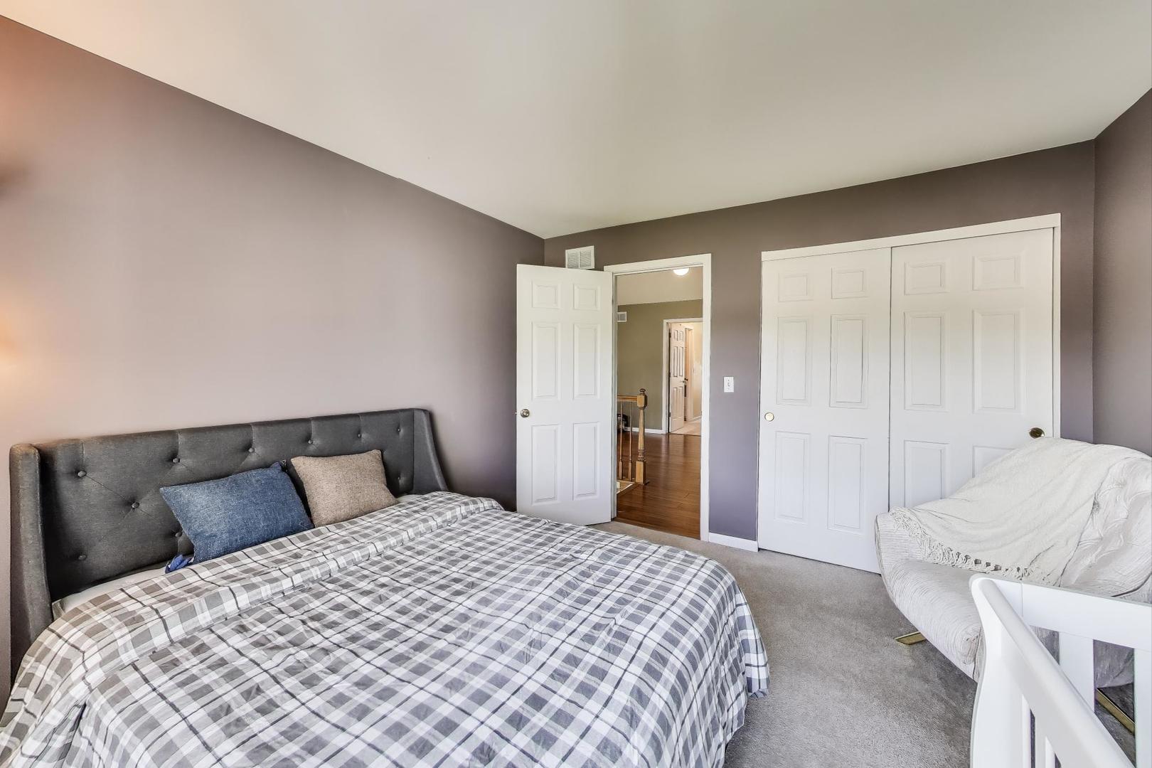 516 Citadel Circle, Westmont, IL 60559