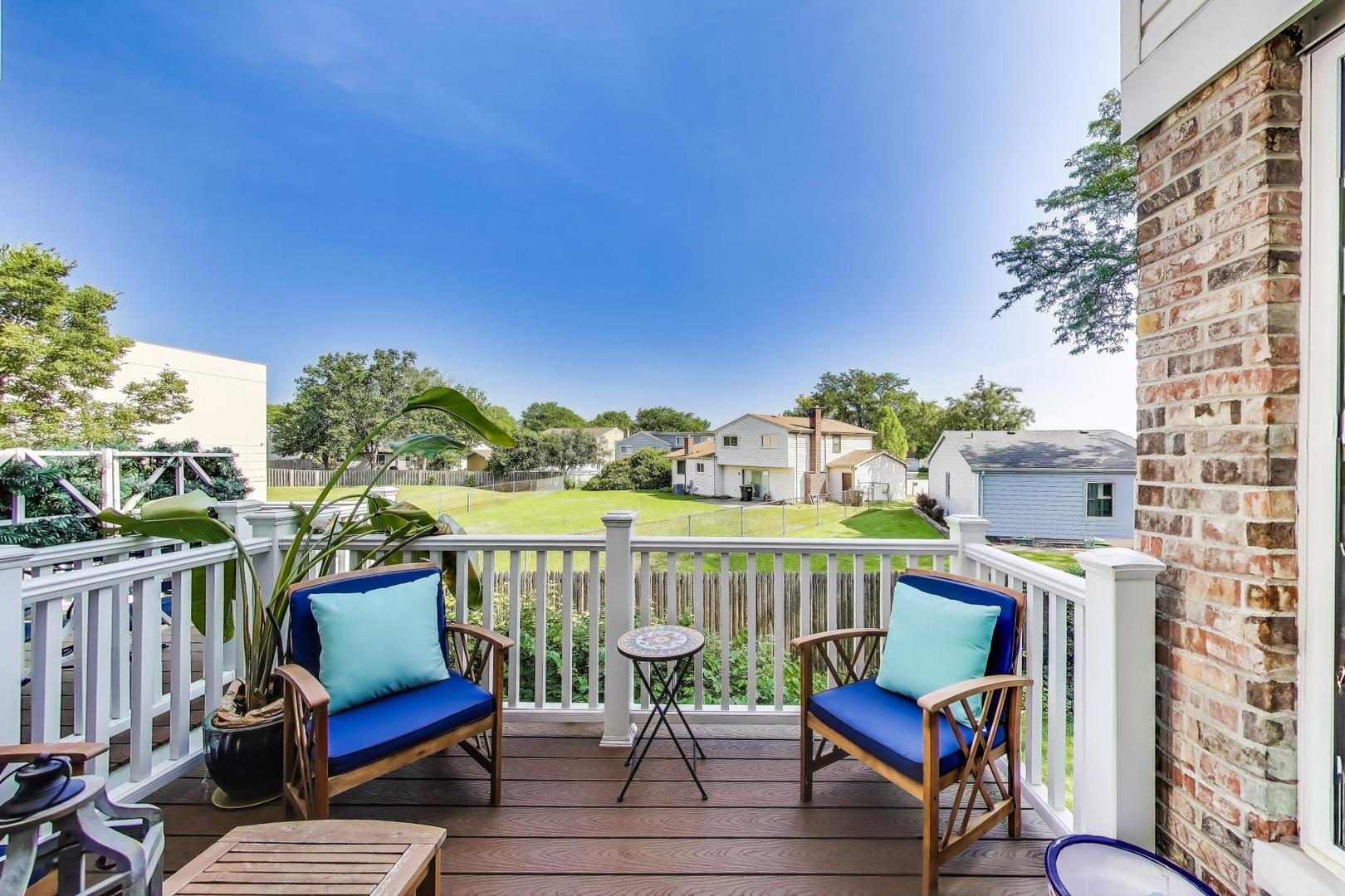 516 Citadel Circle, Westmont, IL 60559