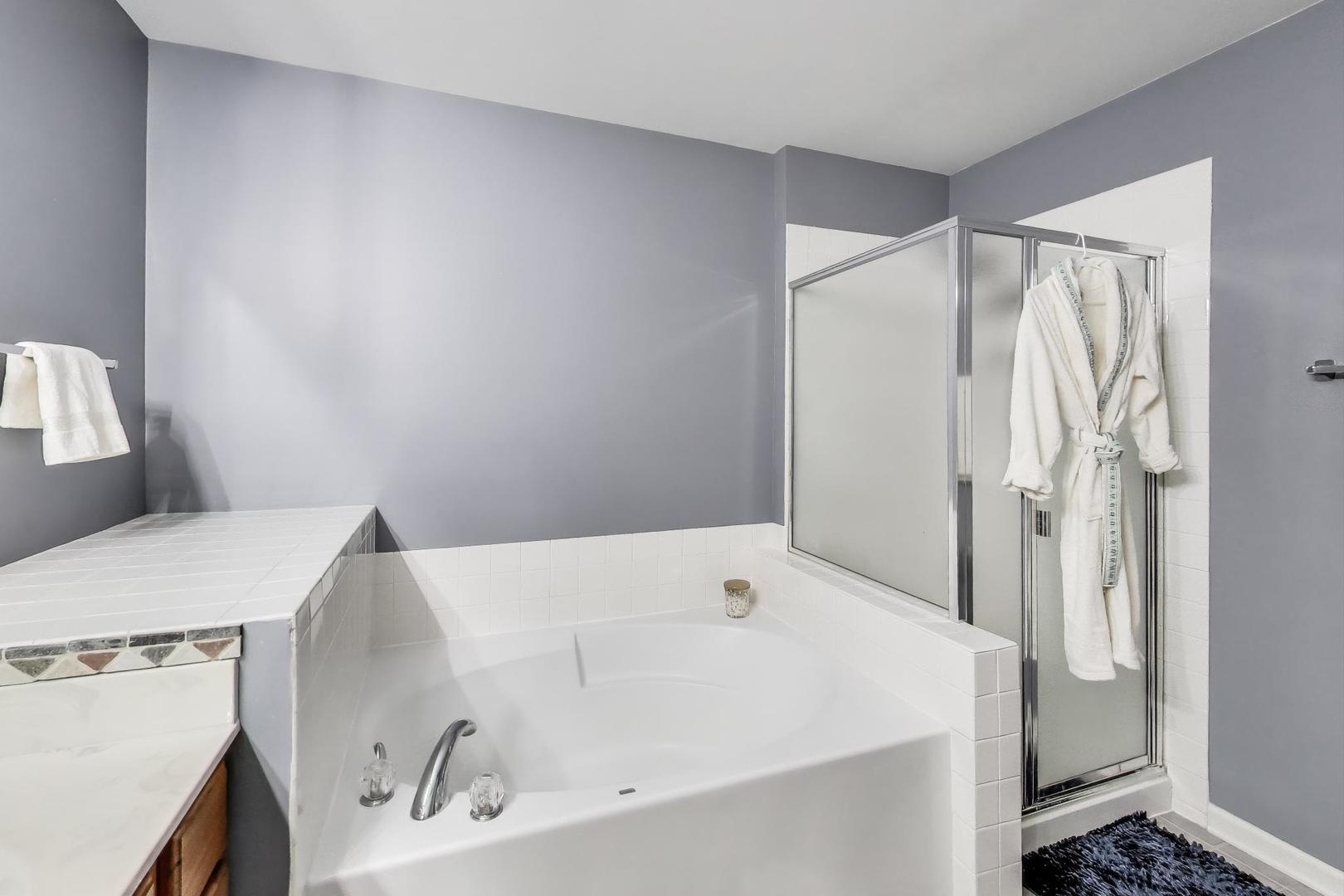 516 Citadel Circle, Westmont, IL 60559