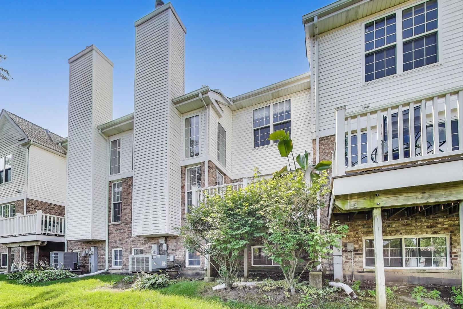 516 Citadel Circle, Westmont, IL 60559