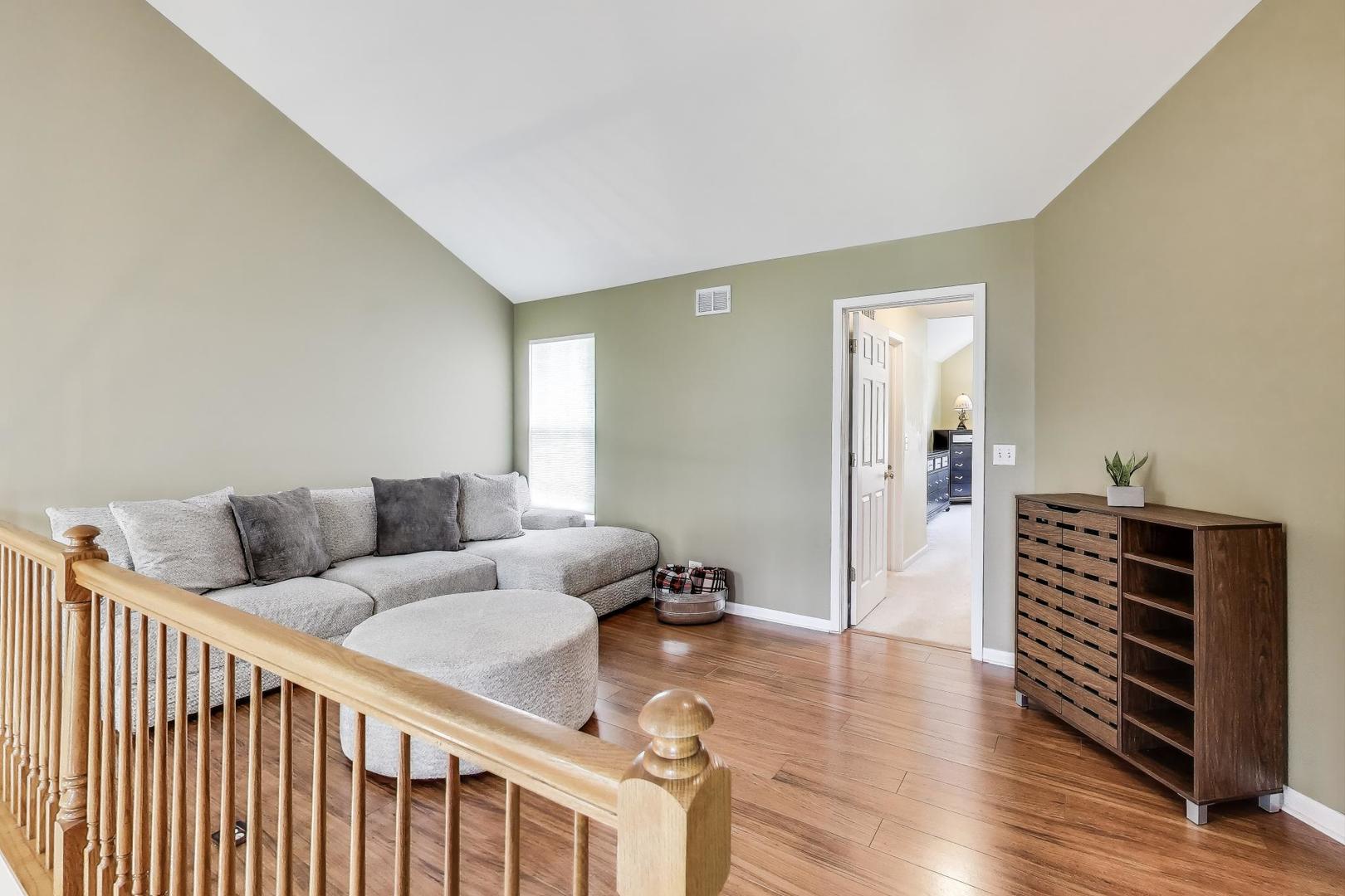 516 Citadel Circle, Westmont, IL 60559