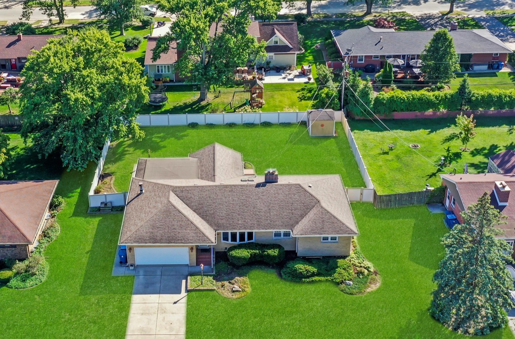 354 Oakwood Drive, Crete, IL 60417